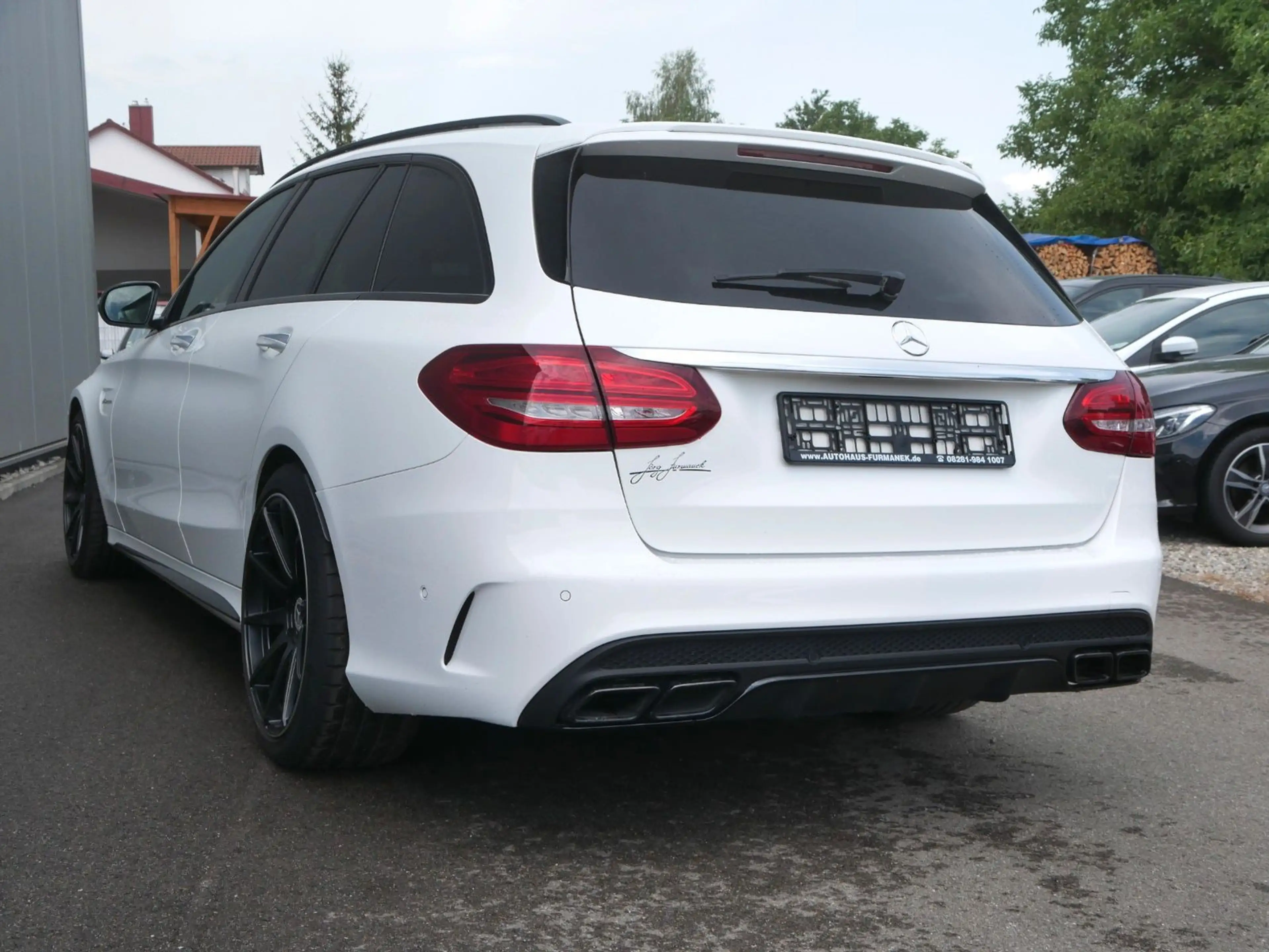Mercedes-Benz C 63 AMG T-Modell NAVI/LED/PANO/DISTR/S-AGA — photo 2
