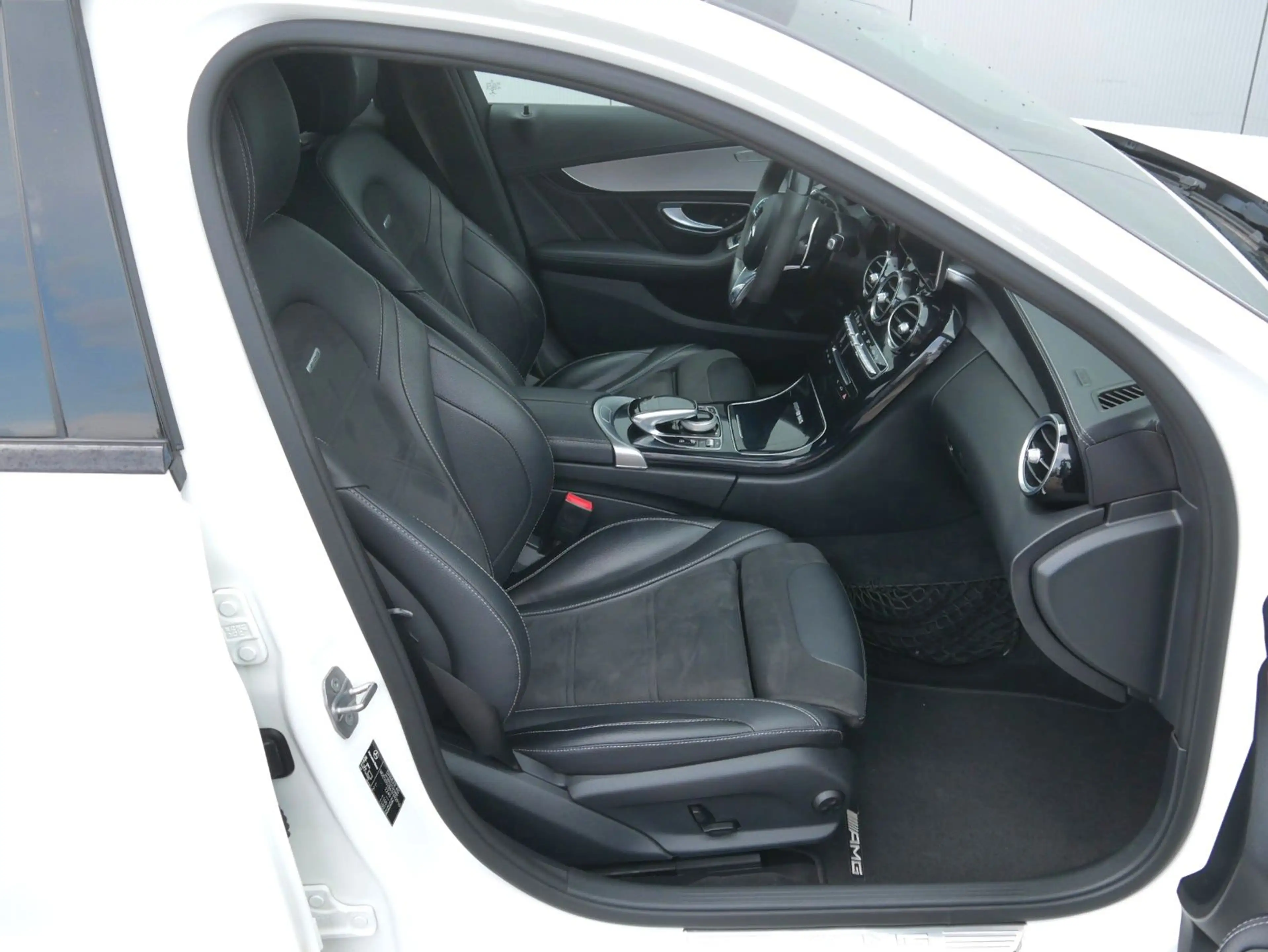 Mercedes-Benz C 63 AMG T-Modell NAVI/LED/PANO/DISTR/S-AGA — photo 15