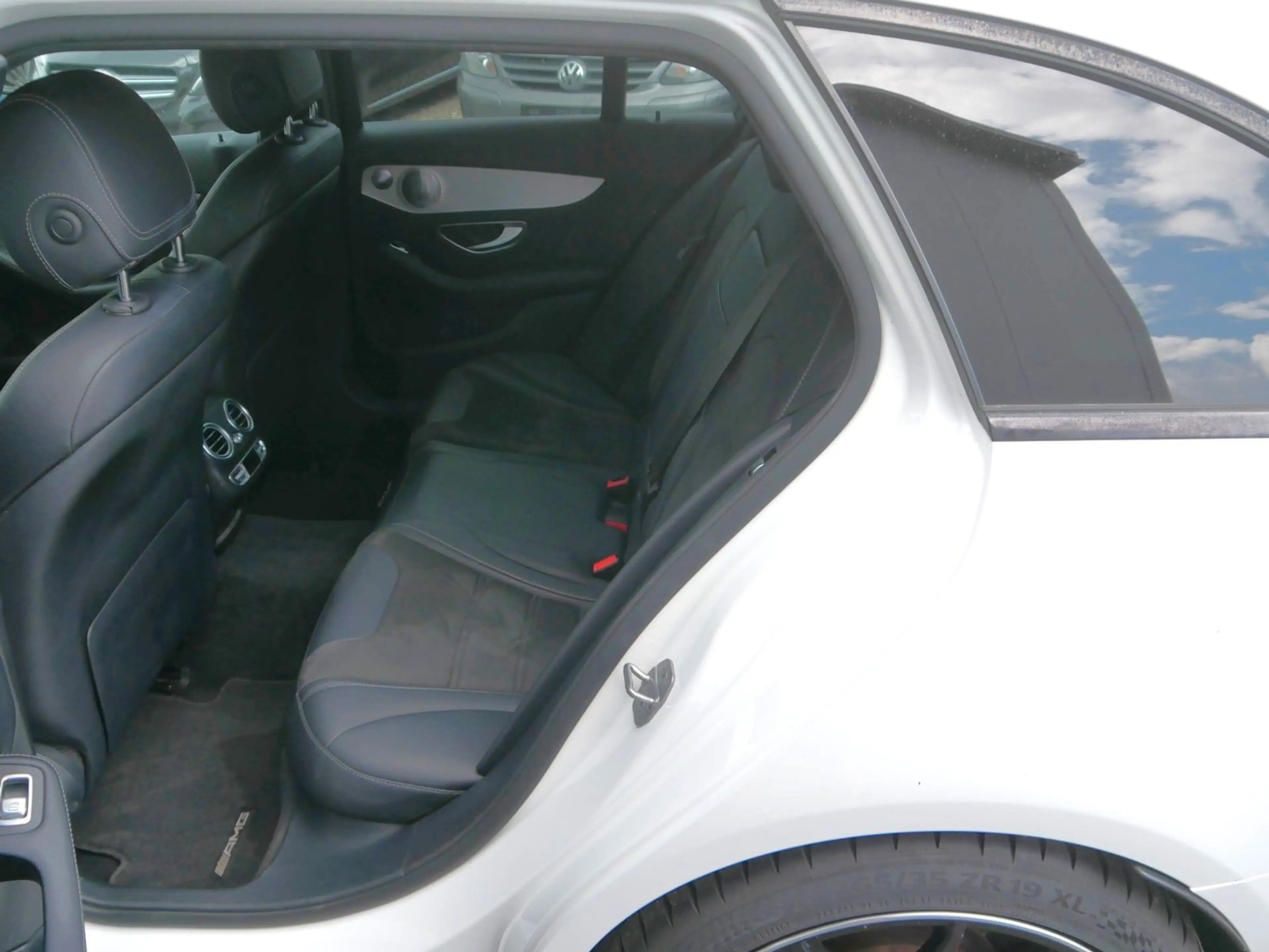 Mercedes-Benz C 63 AMG T-Modell NAVI/LED/PANO/DISTR/S-AGA — photo 9