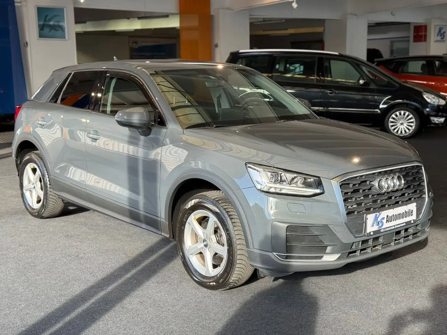 Audi Q2 *S-TRONIC*LED*HEAD-UP*PDC*NAVI*SITZH.* Grau - 1