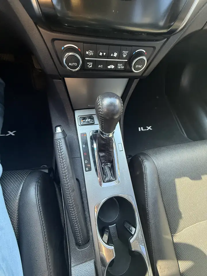 Acura ILX снимка Acura ILX