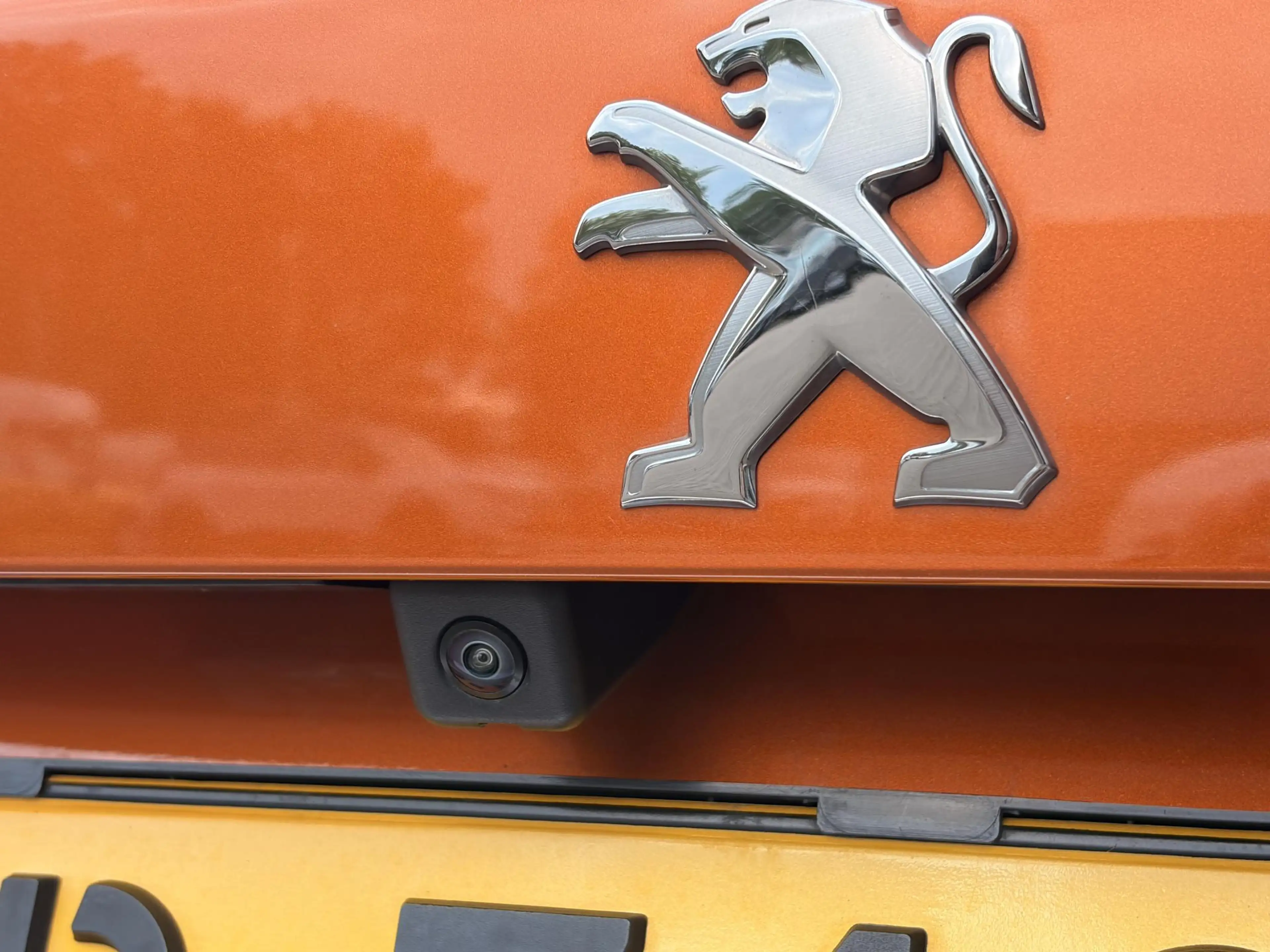 Peugeot e-2008 EV Allure Pack 50 kWh Apple Carplay | Android Auto — photo 11