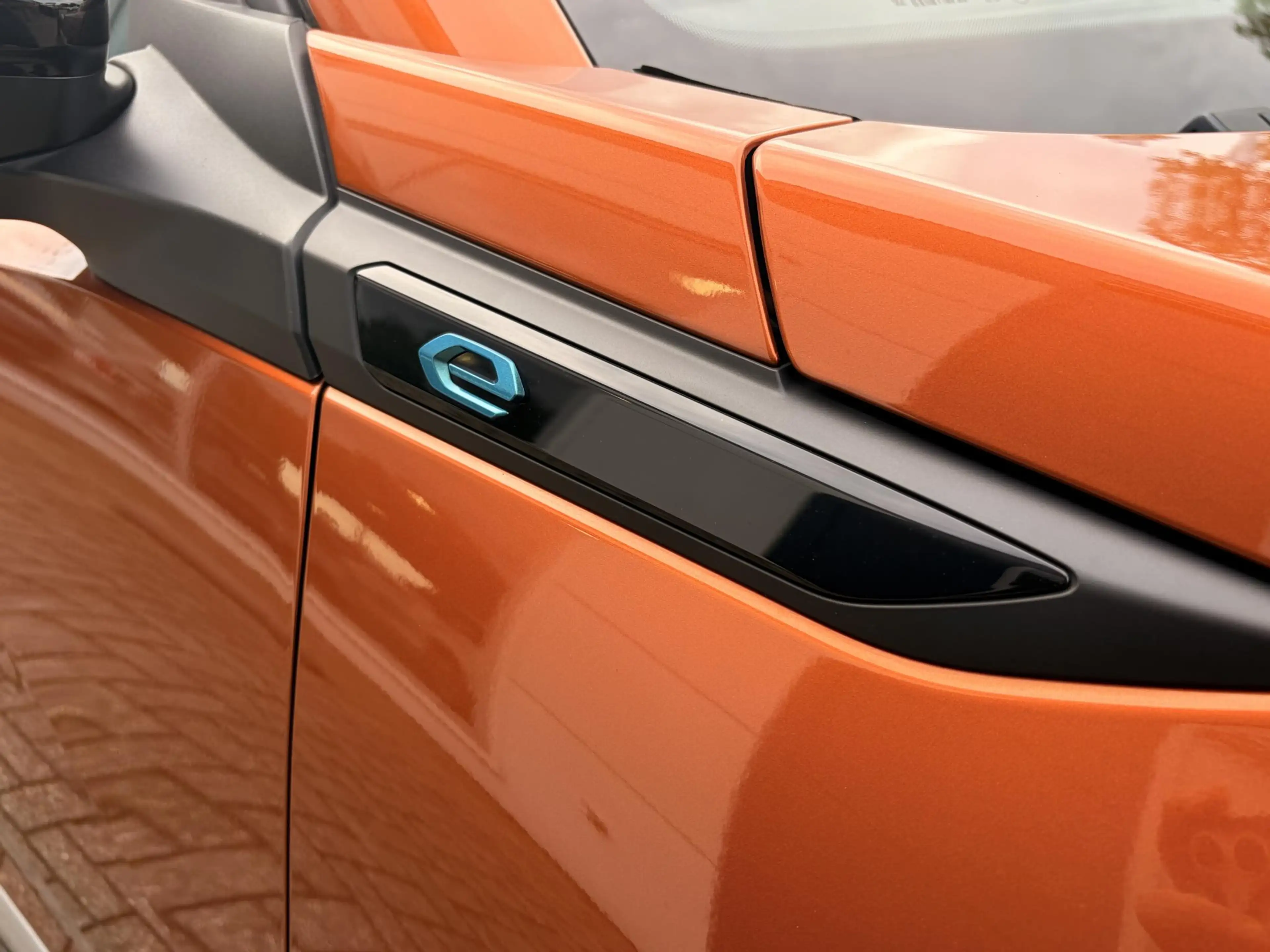 Peugeot e-2008 EV Allure Pack 50 kWh Apple Carplay | Android Auto — photo 15