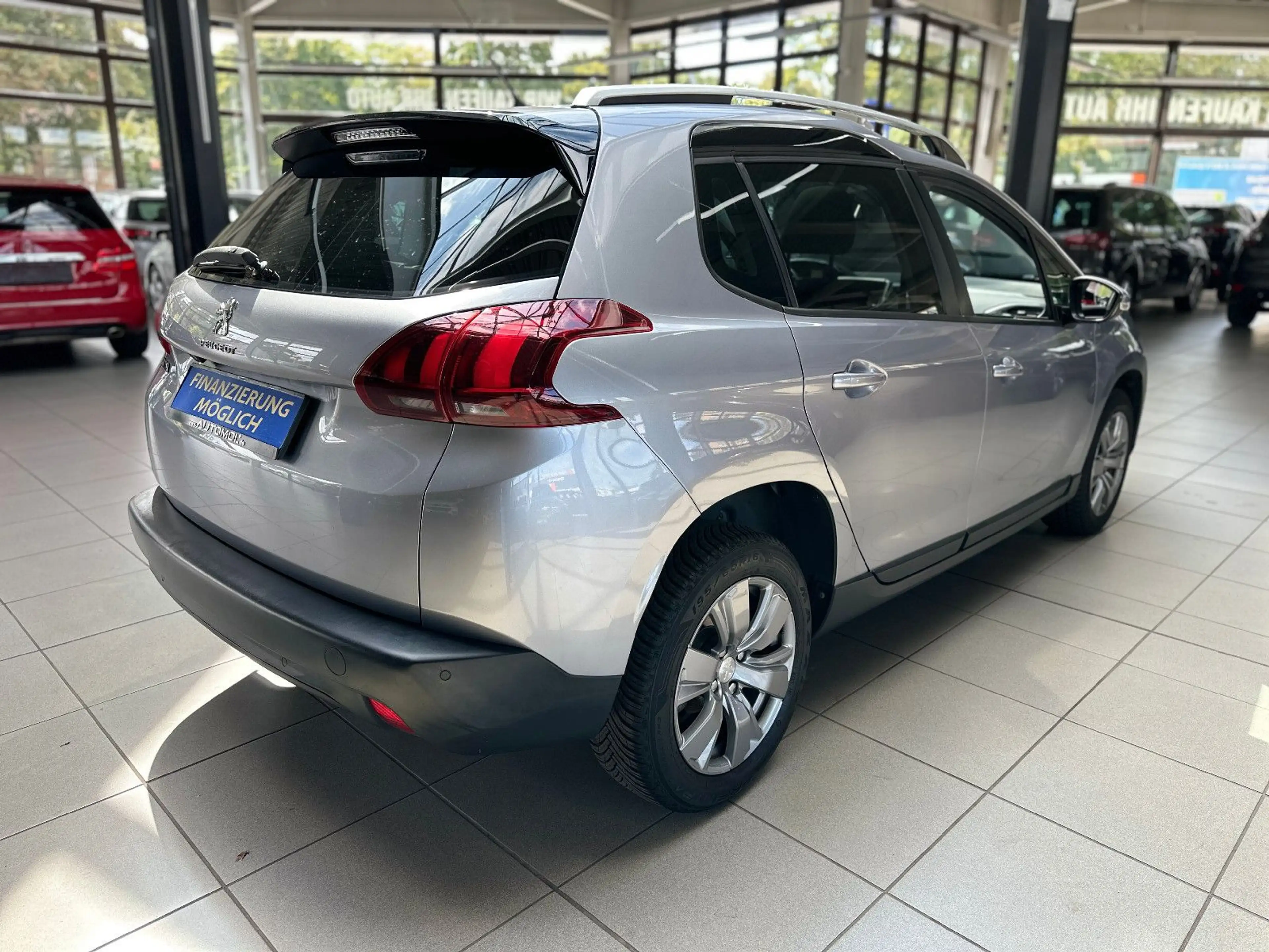 Peugeot 2008 Active Navi PDC SHZ Cam USB — photo 4