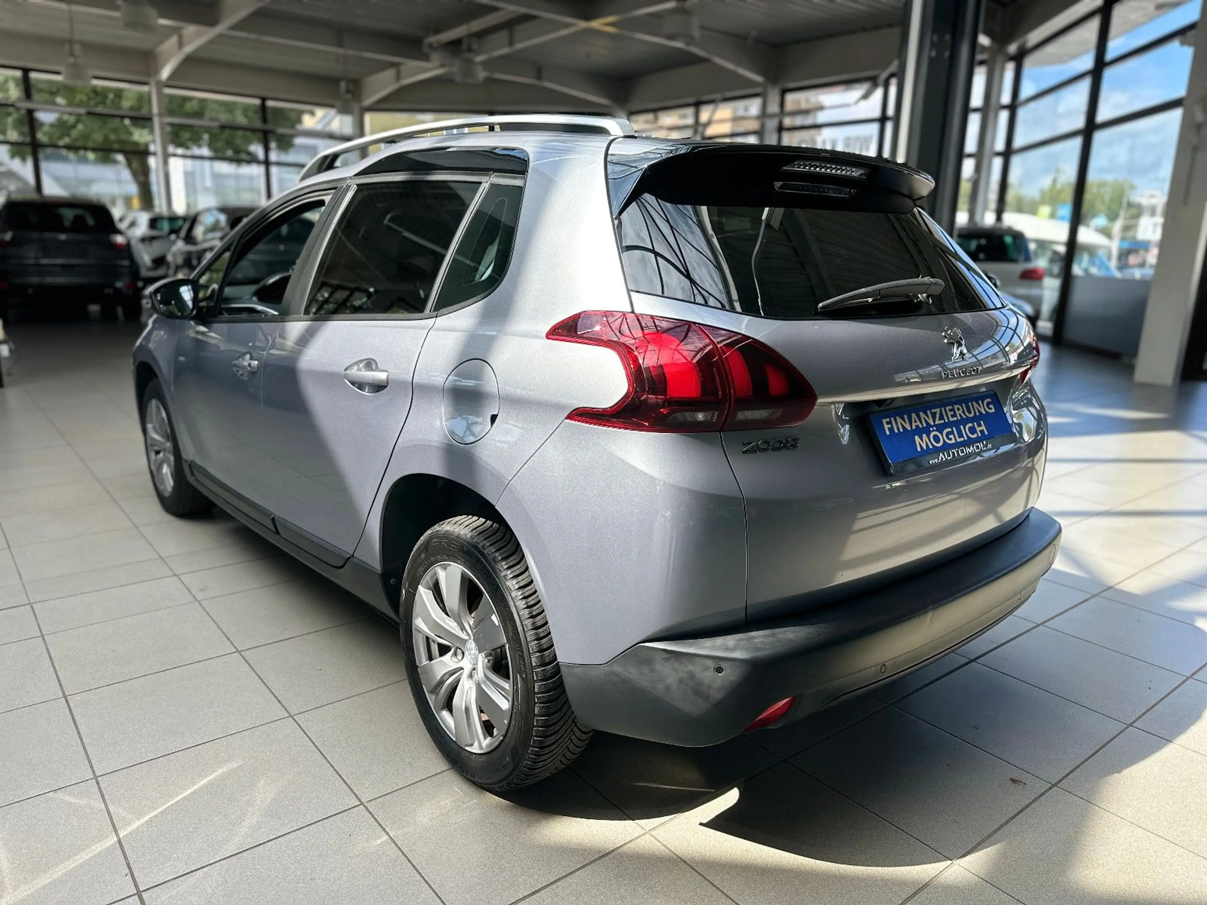 Peugeot 2008 Active Navi PDC SHZ Cam USB — photo 6