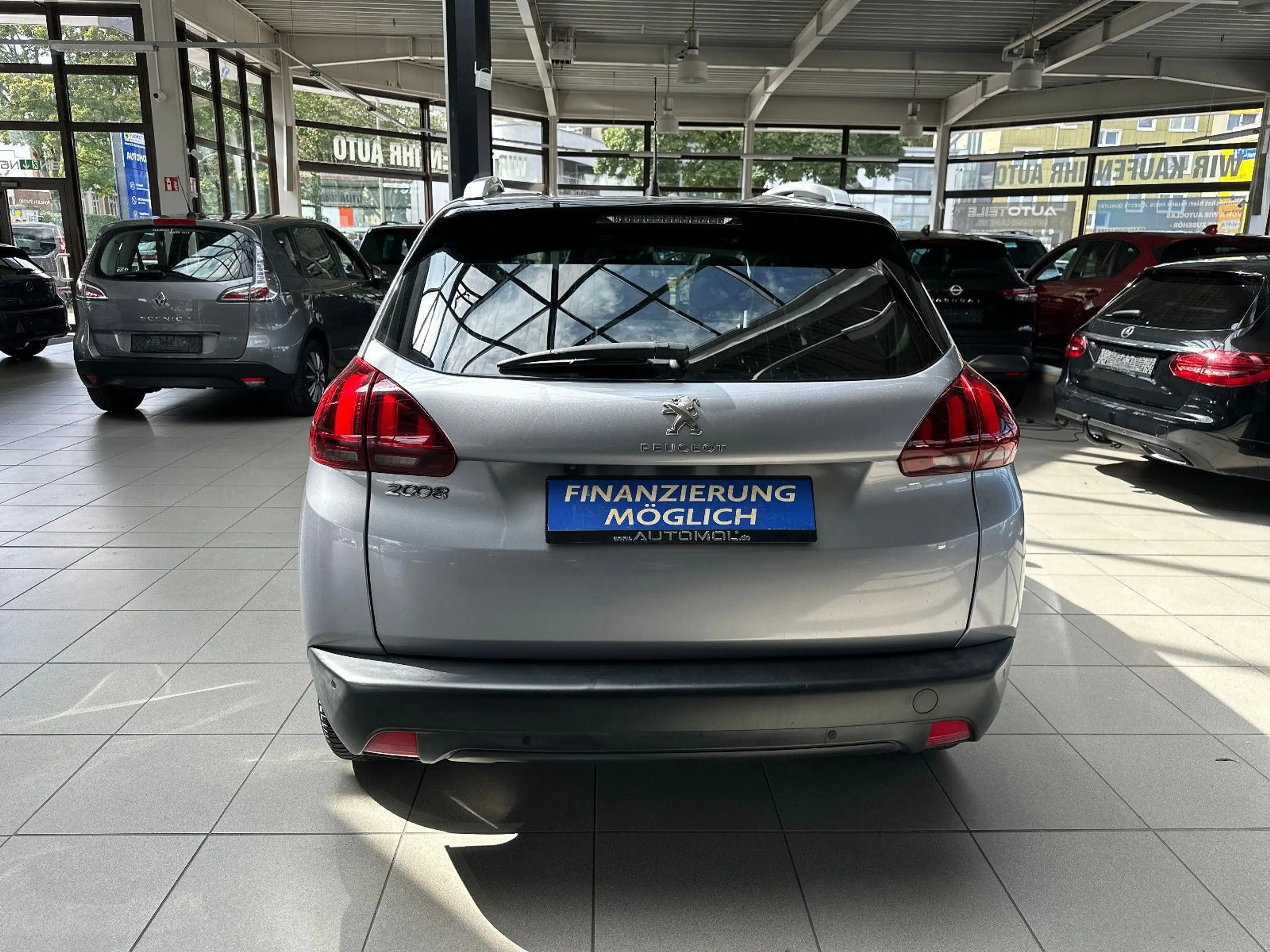 Peugeot 2008 Active Navi PDC SHZ Cam USB — photo 5