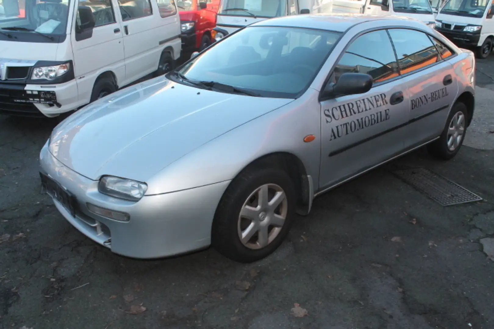 Mazda 323 F 1,5 Klima scheckh gepflegt Argent - 2