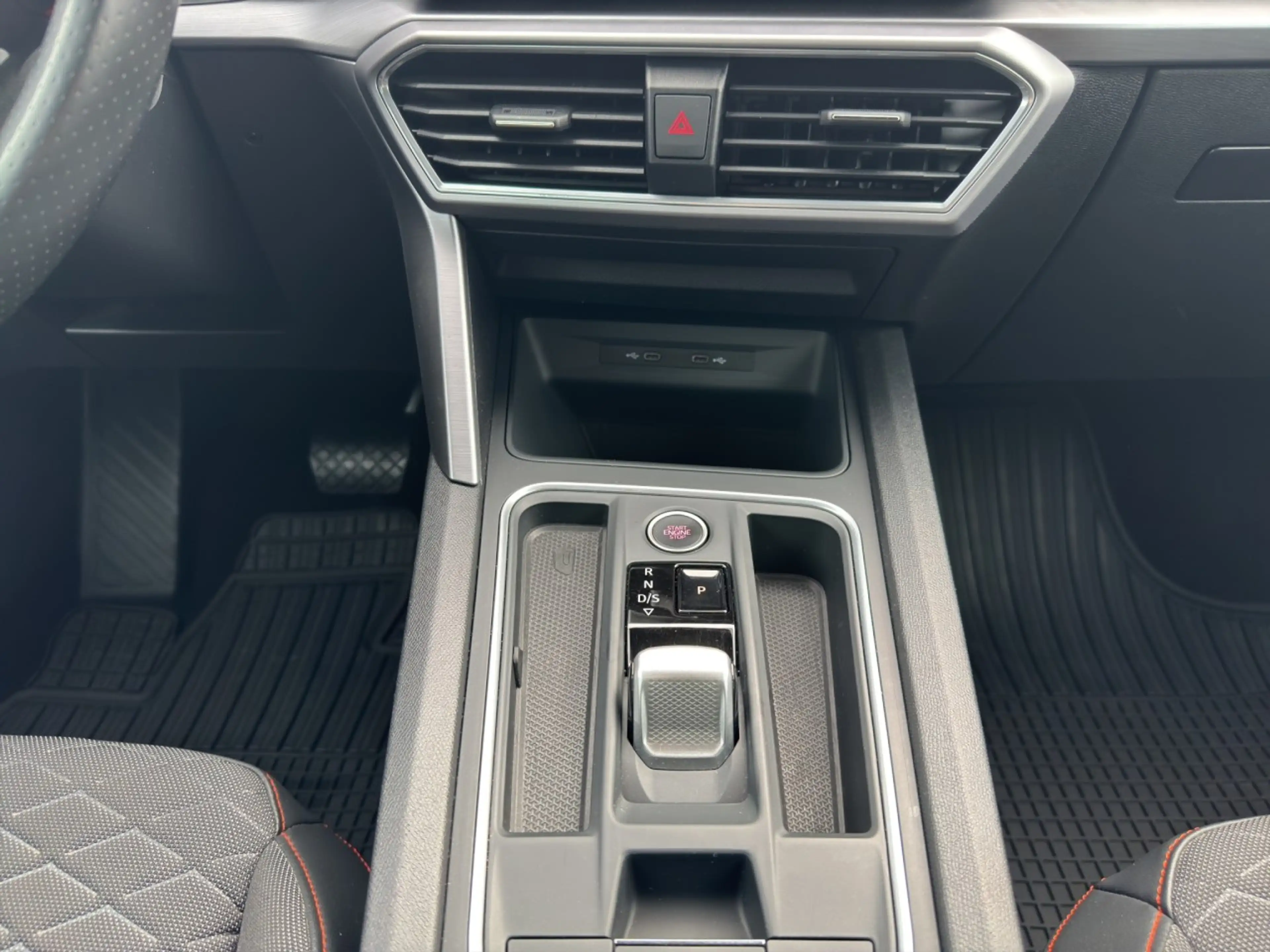 SEAT Leon 2.0 TDI FR Sportstourer ACC*NAVI*KAMERA*SHZ Klima — photo 16