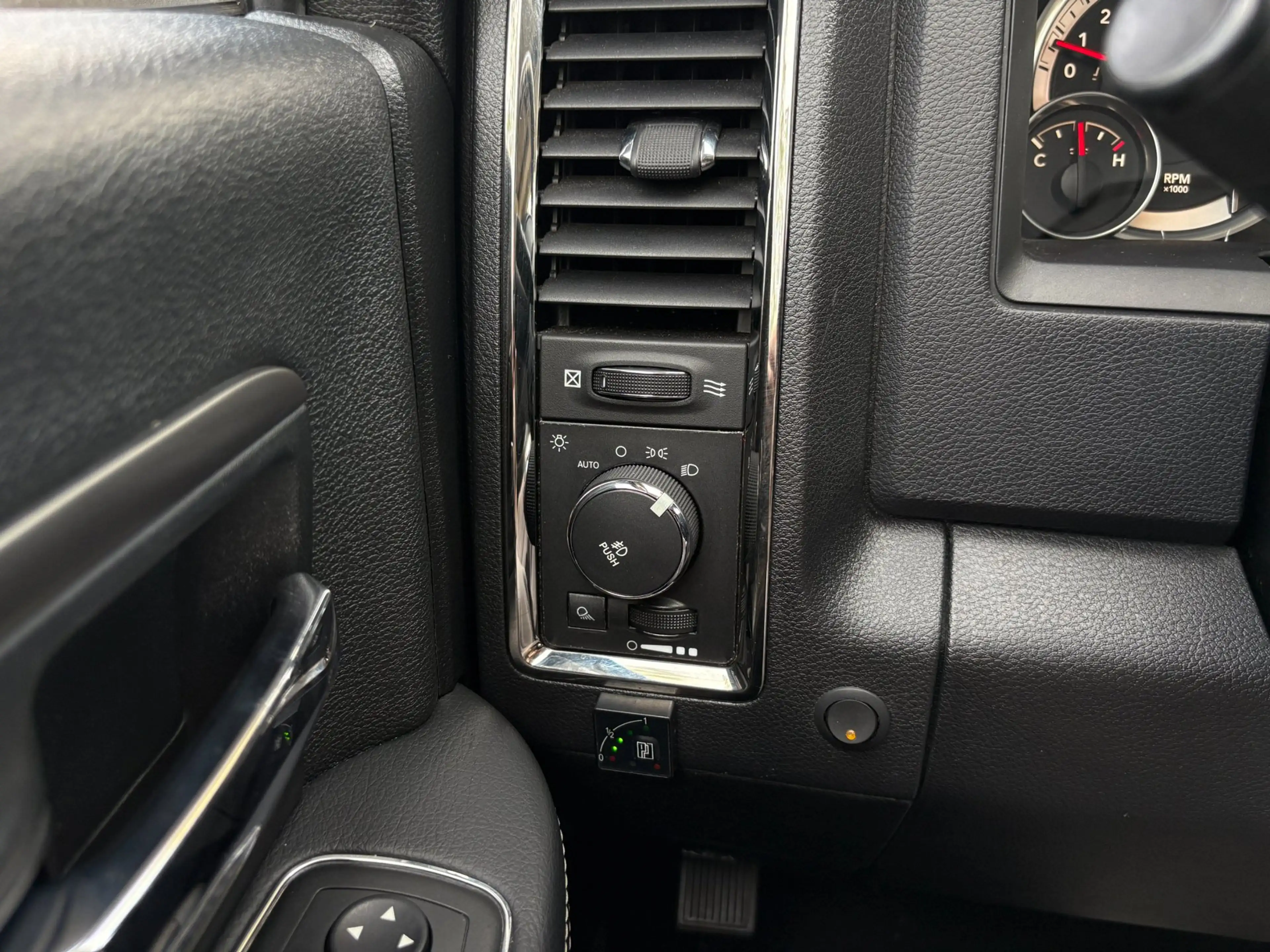 Dodge RAM 1500 5.7 V8 4x4 Quad Cab 6'4 |Vol Opties| — photo 10