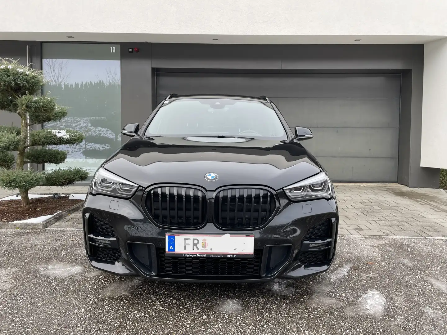 BMW X1 X1 sDrive18i M Sport Schwarz - 2