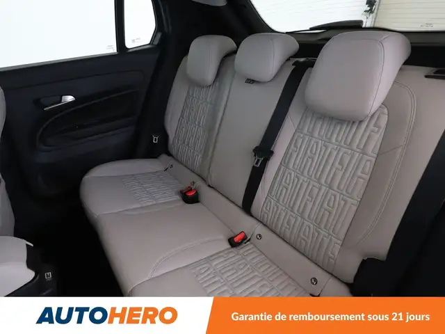 Fiat 600e view 14