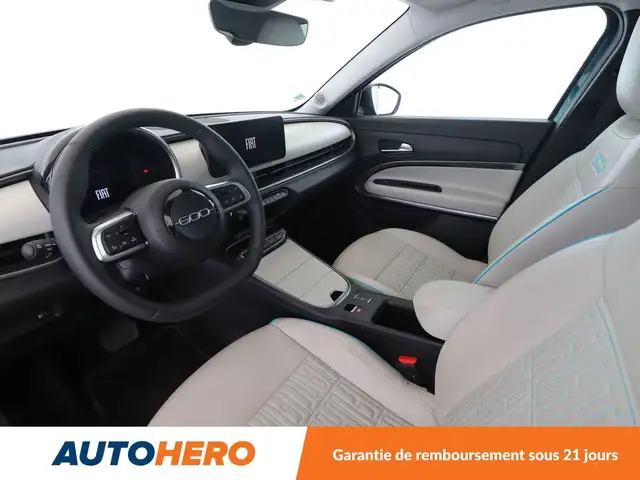Fiat 600e view 11