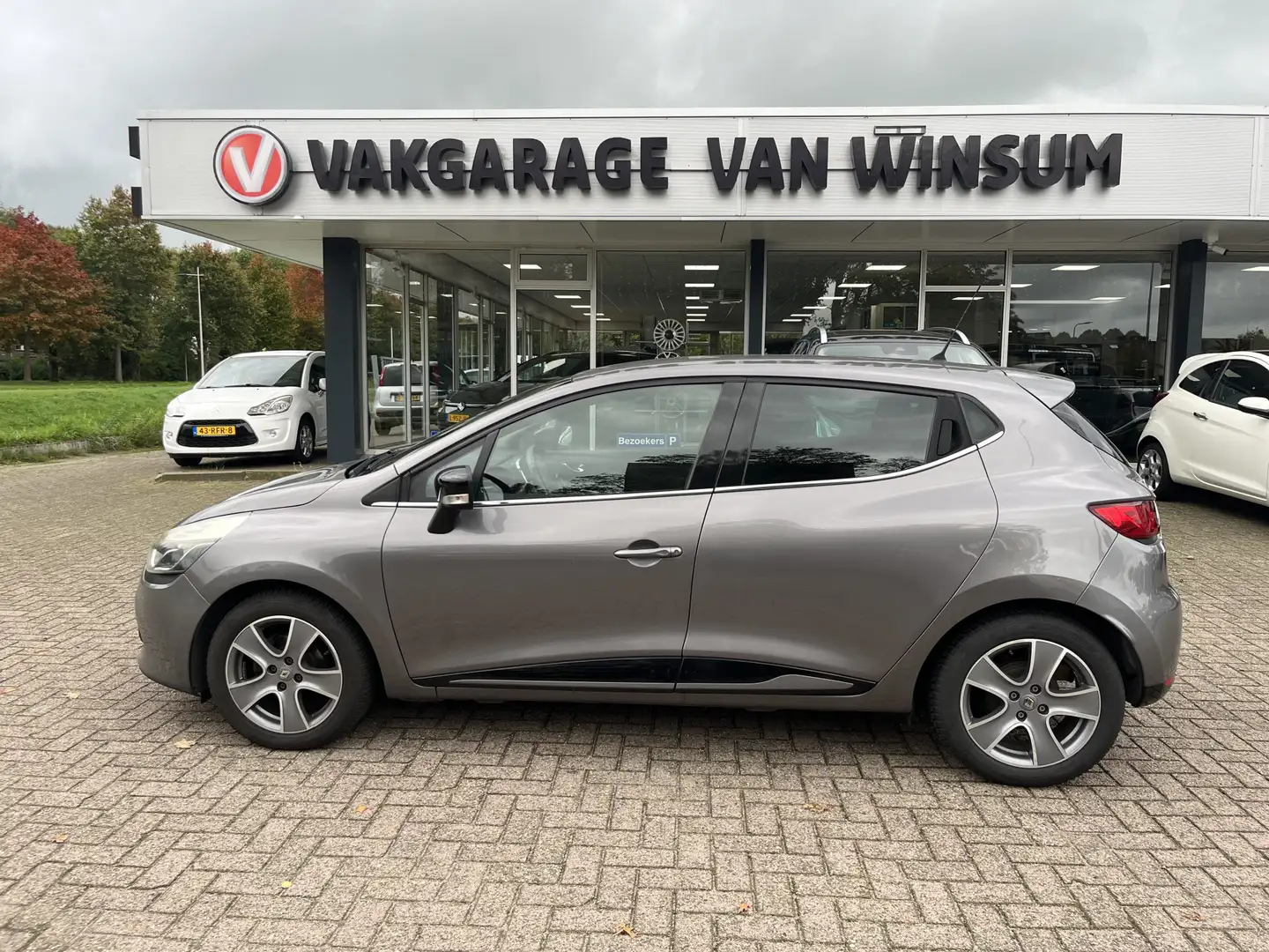 Renault Clio 0.9 TCe ECO Night&Day Airco Pdc Cruise Lmv Nap Grijs - 2