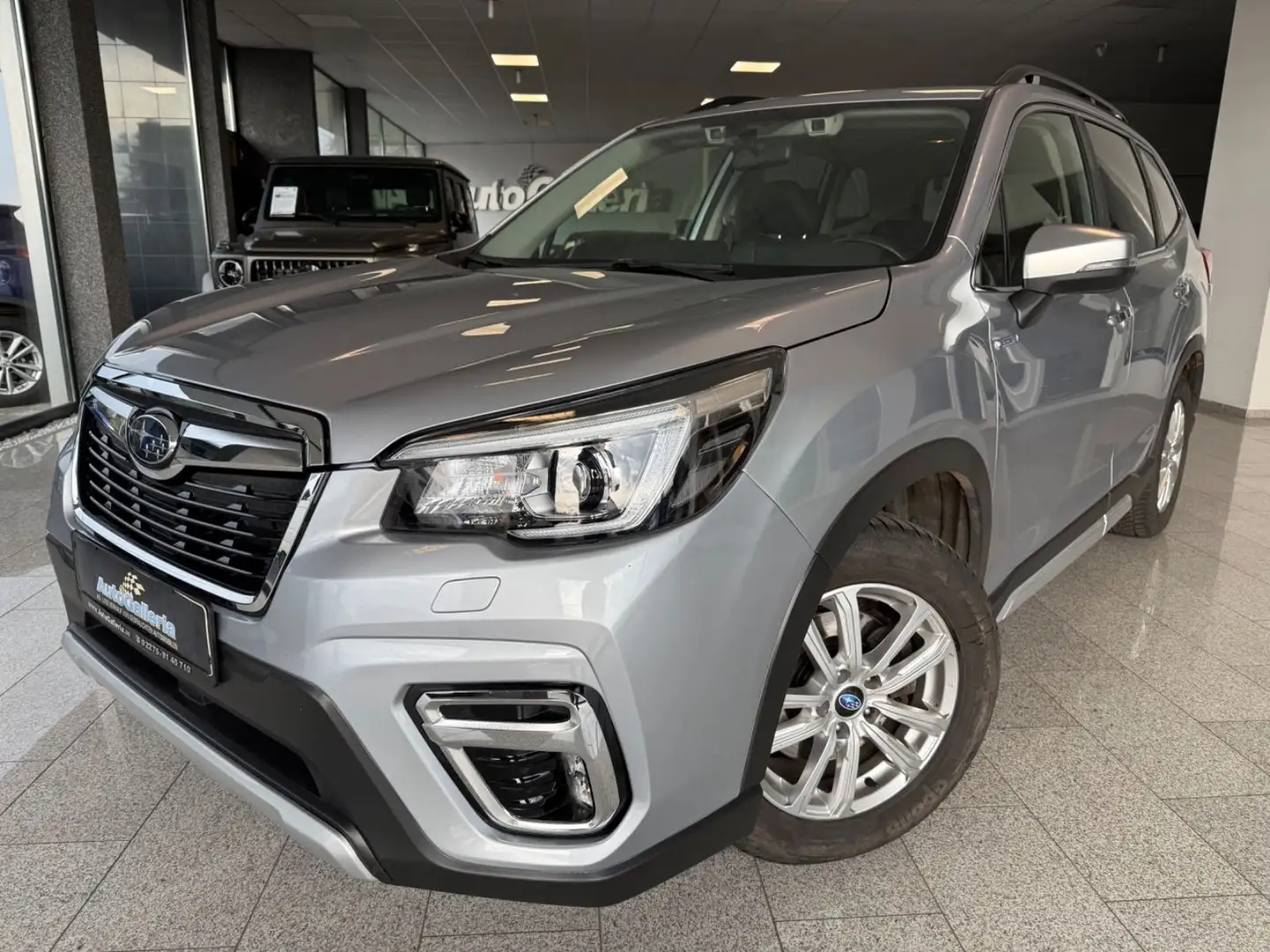 Subaru Forester Automatik Navi. Klimaauto. Kamera SHZ. Stříbrná - 1