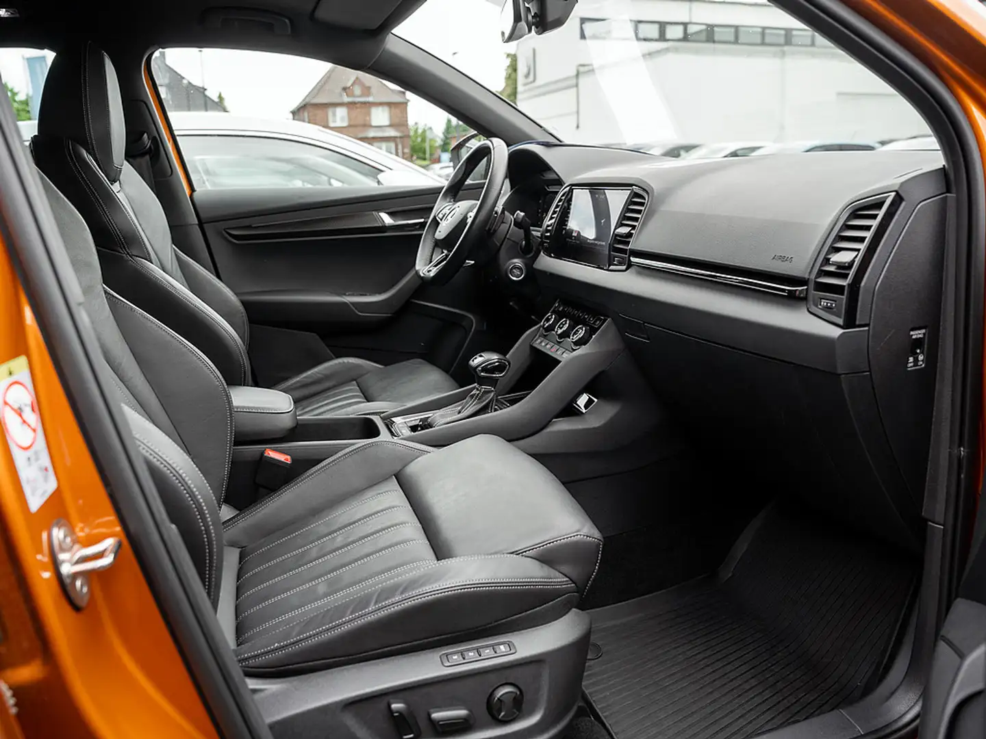 Skoda Karoq 2.0 TDI Sportline 4x4 DSG 360° PANO AHK Arancione - 2