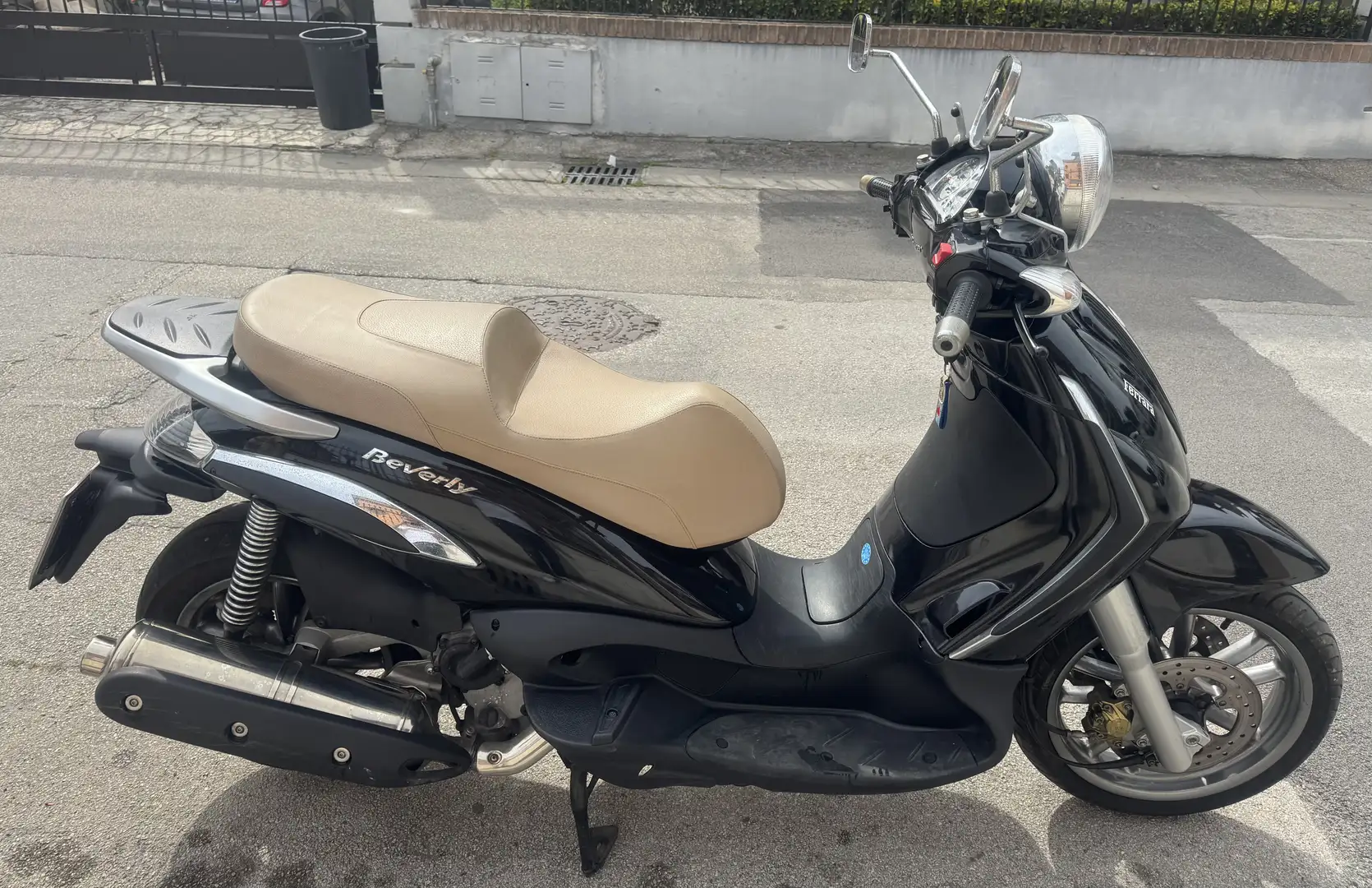 Piaggio Beverly 400 tourer - 2
