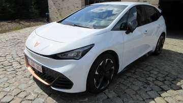 Born 59 kWh eBoost Business 23140 € + TVA