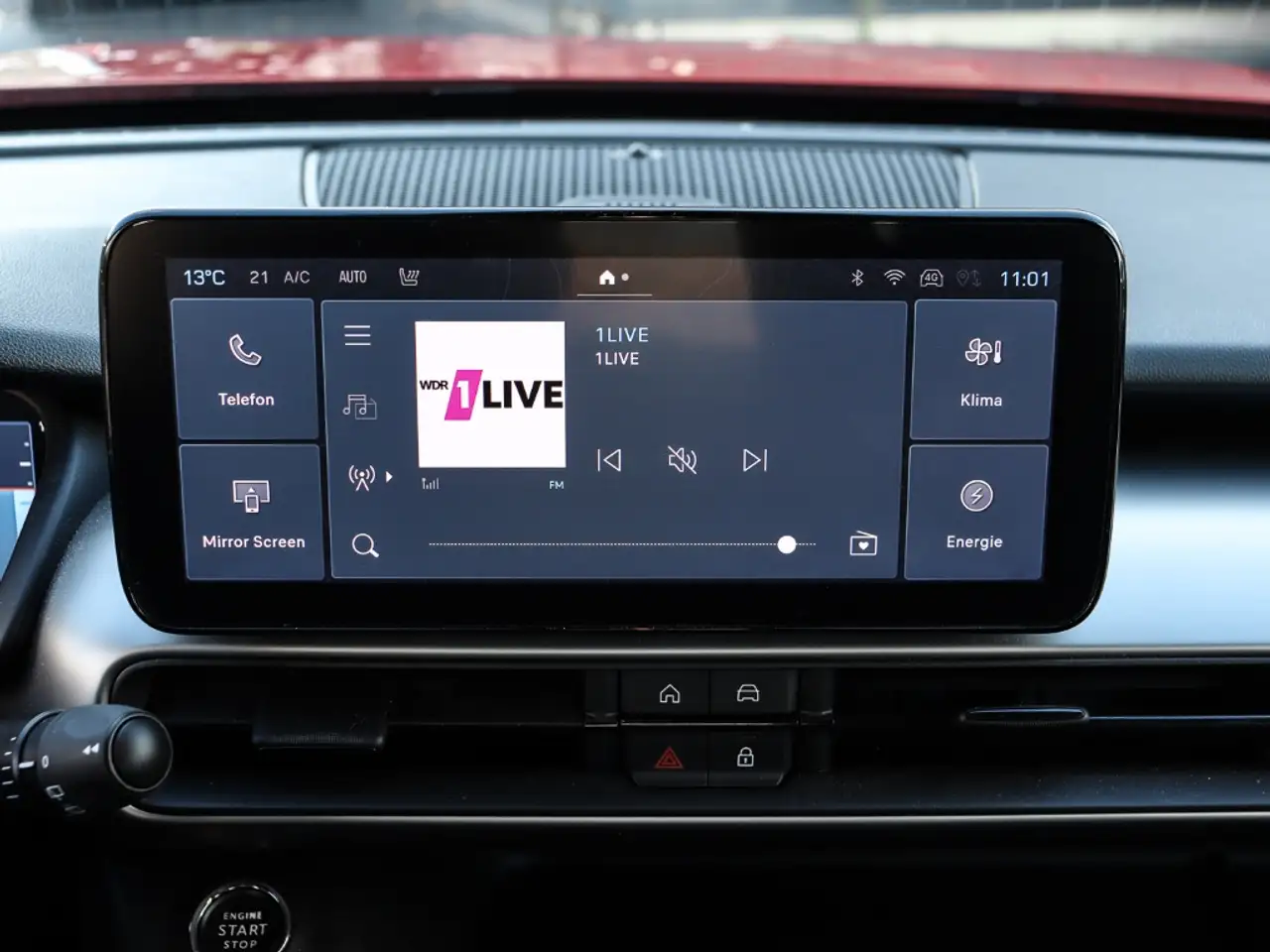 Jeep Avenger Altitude Electric Elektro LED Apple CarPlay Androi 8