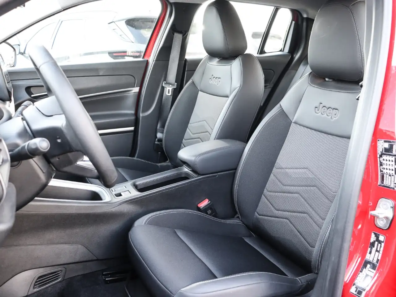 Jeep Avenger Altitude Electric Elektro LED Apple CarPlay Androi 7