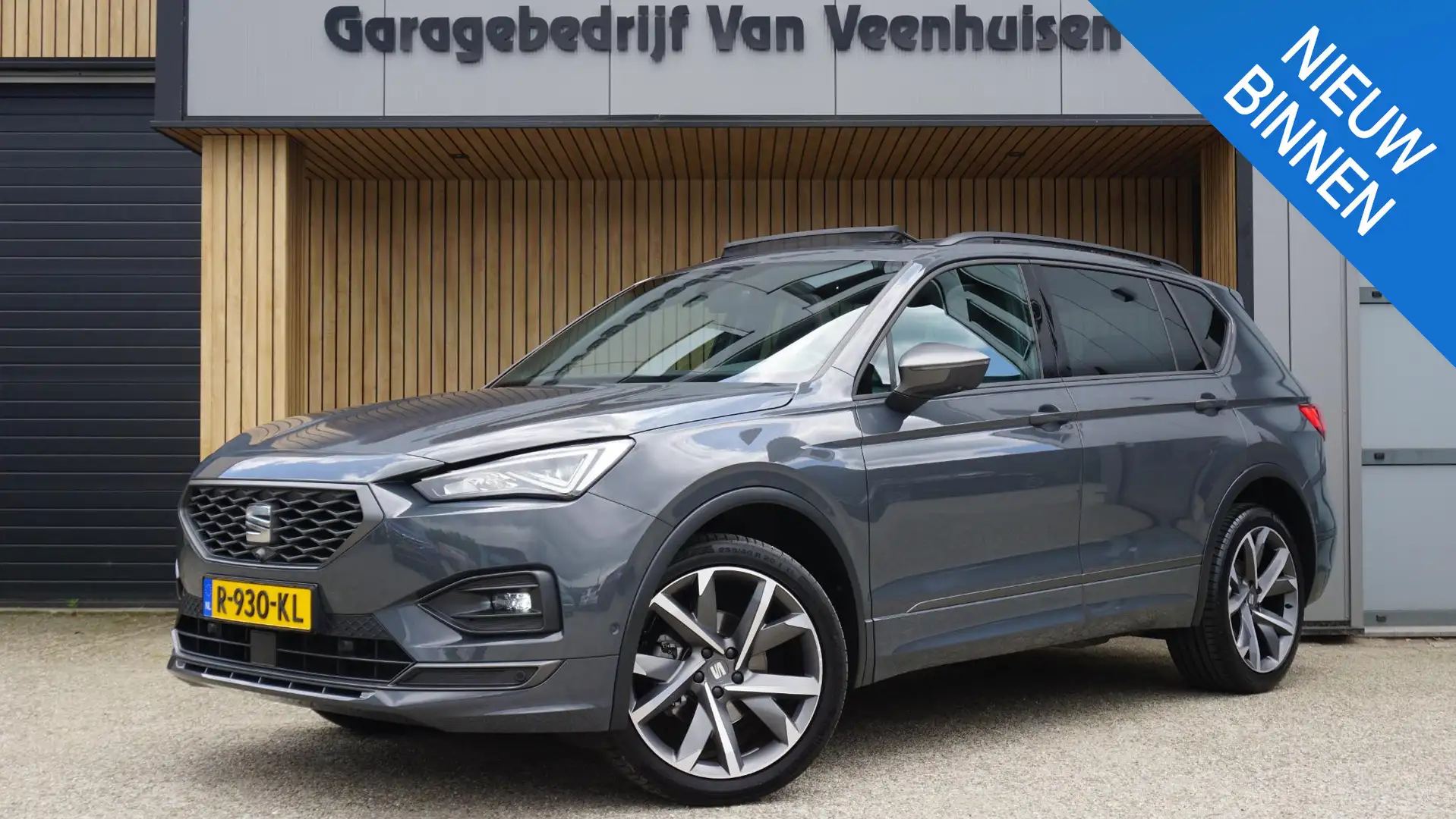 SEAT Tarraco 1.5 TSI 150PK DSG FR Business Intense 5-Zits Pano. Grijs - 1