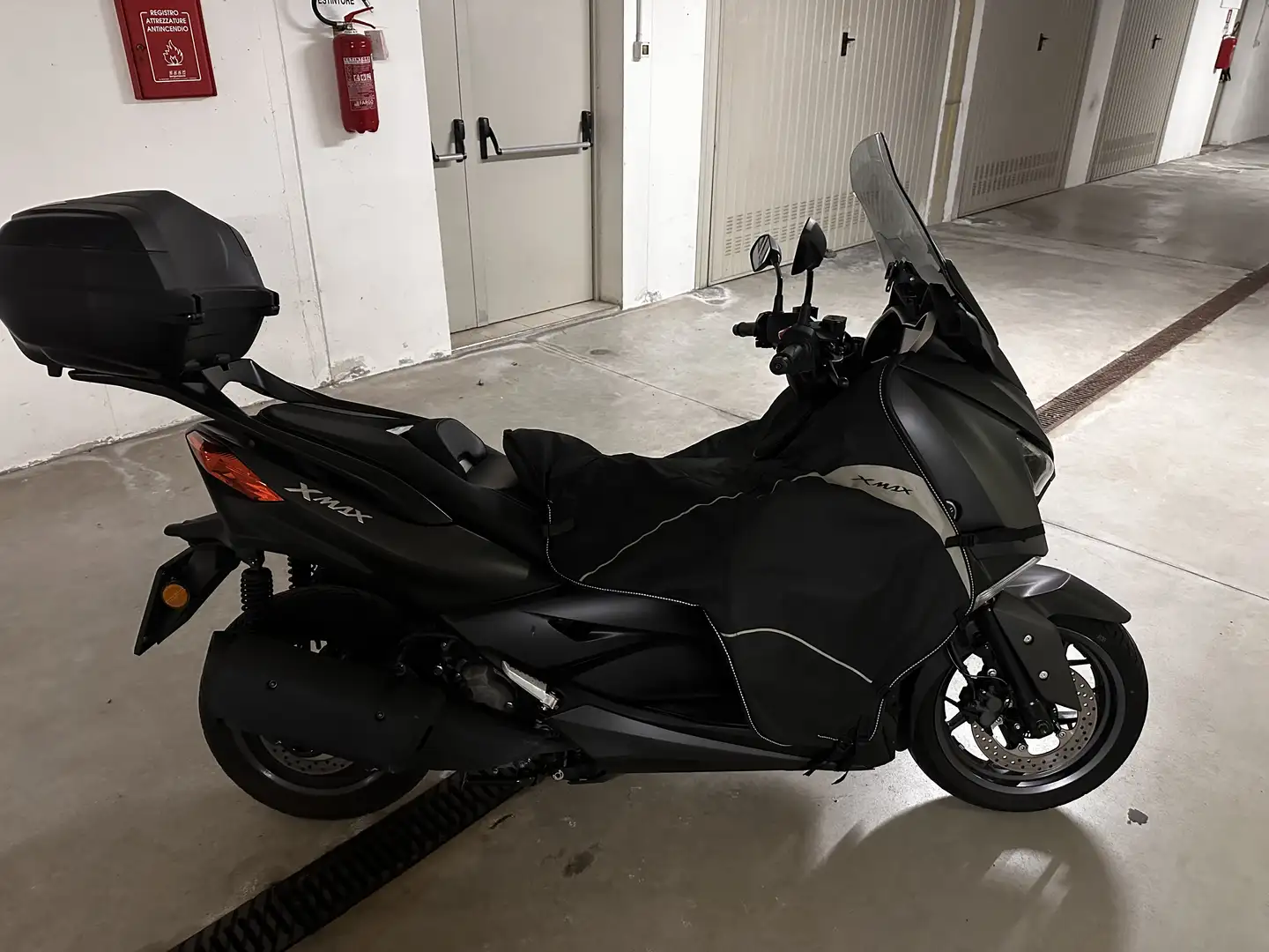 Yamaha X-Max 300 - 1