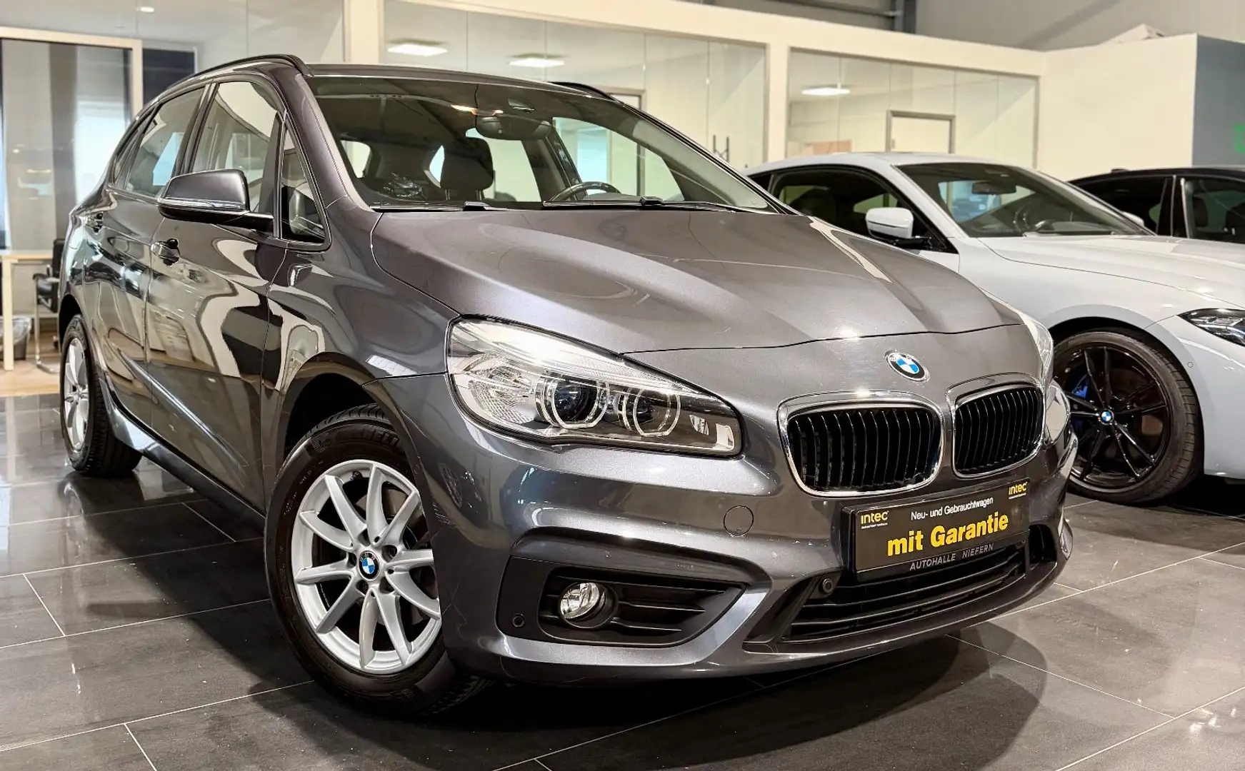 BMW 218 218i 2 Active Tourer Advantage*LED*SHZ*PDC*AHK* Grau - 1