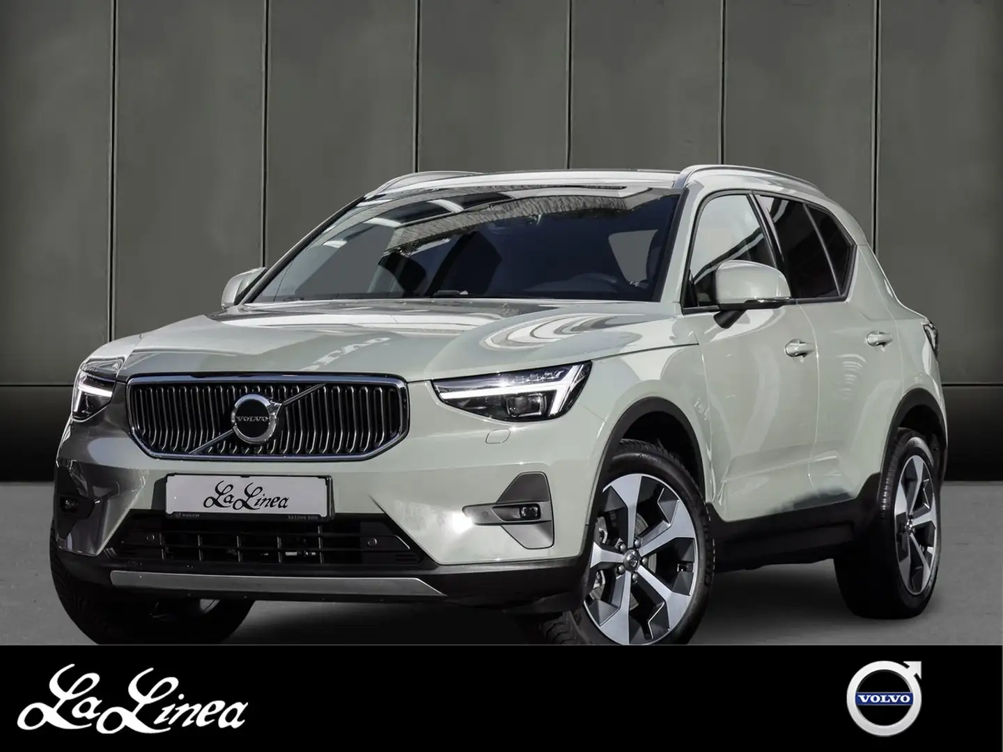 Volvo XC40 B3 (B) Core #AHK/Sitzh./PDC/RFK/Automatik/Navi Grün - 1