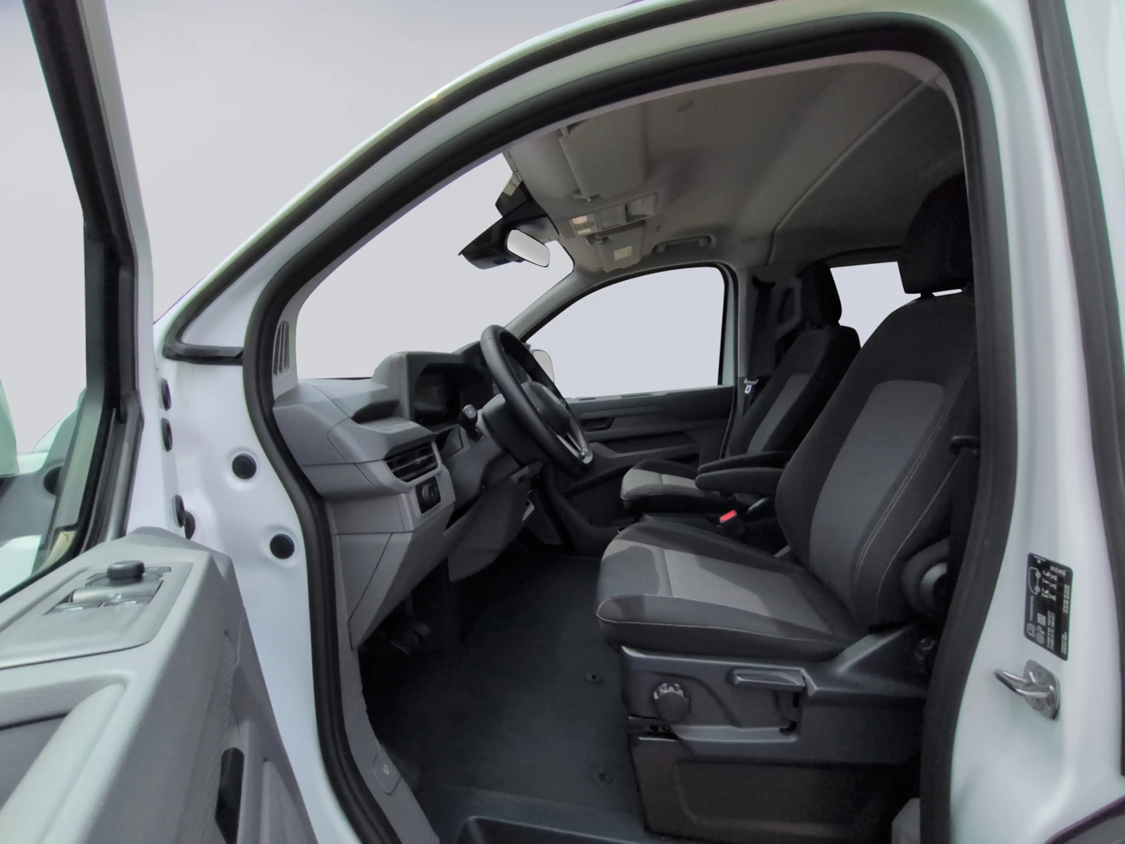 Volkswagen T7 Kombi 2.0 TDI KR AHK+LED+NAVI+ALU+SH+ — photo 13