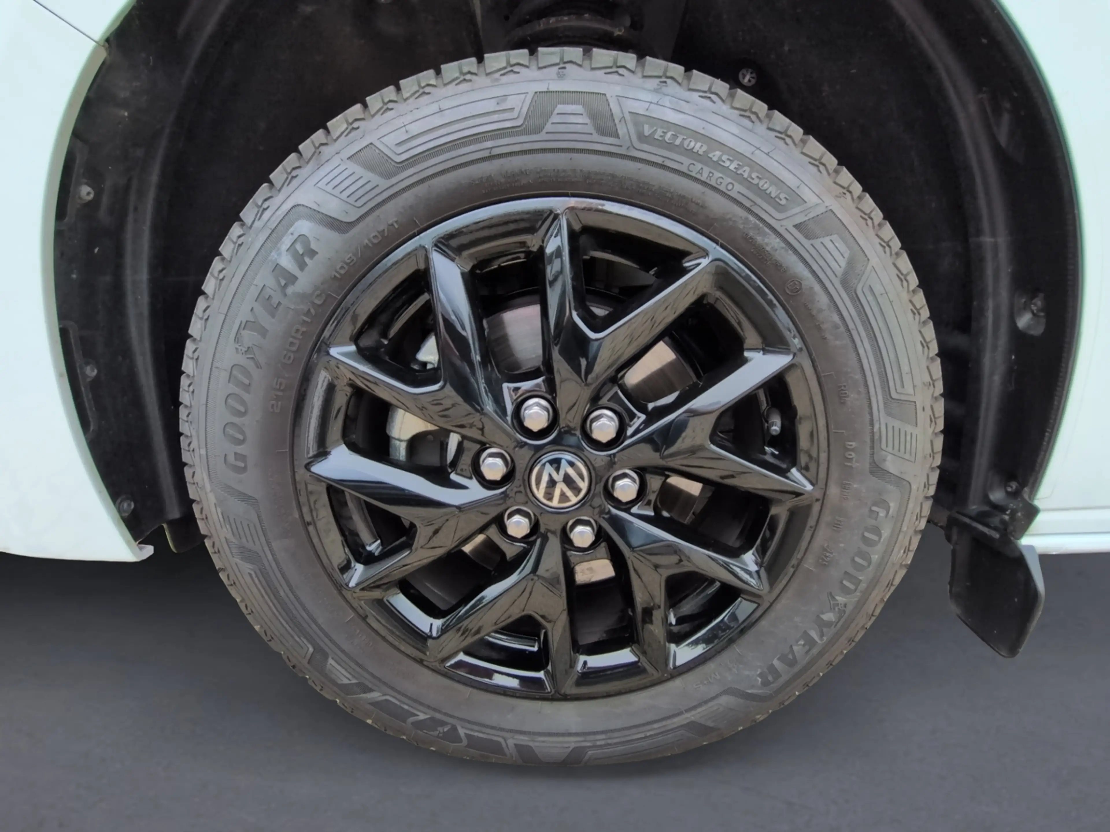 Volkswagen T7 Kombi 2.0 TDI KR AHK+LED+NAVI+ALU+SH+ — photo 10