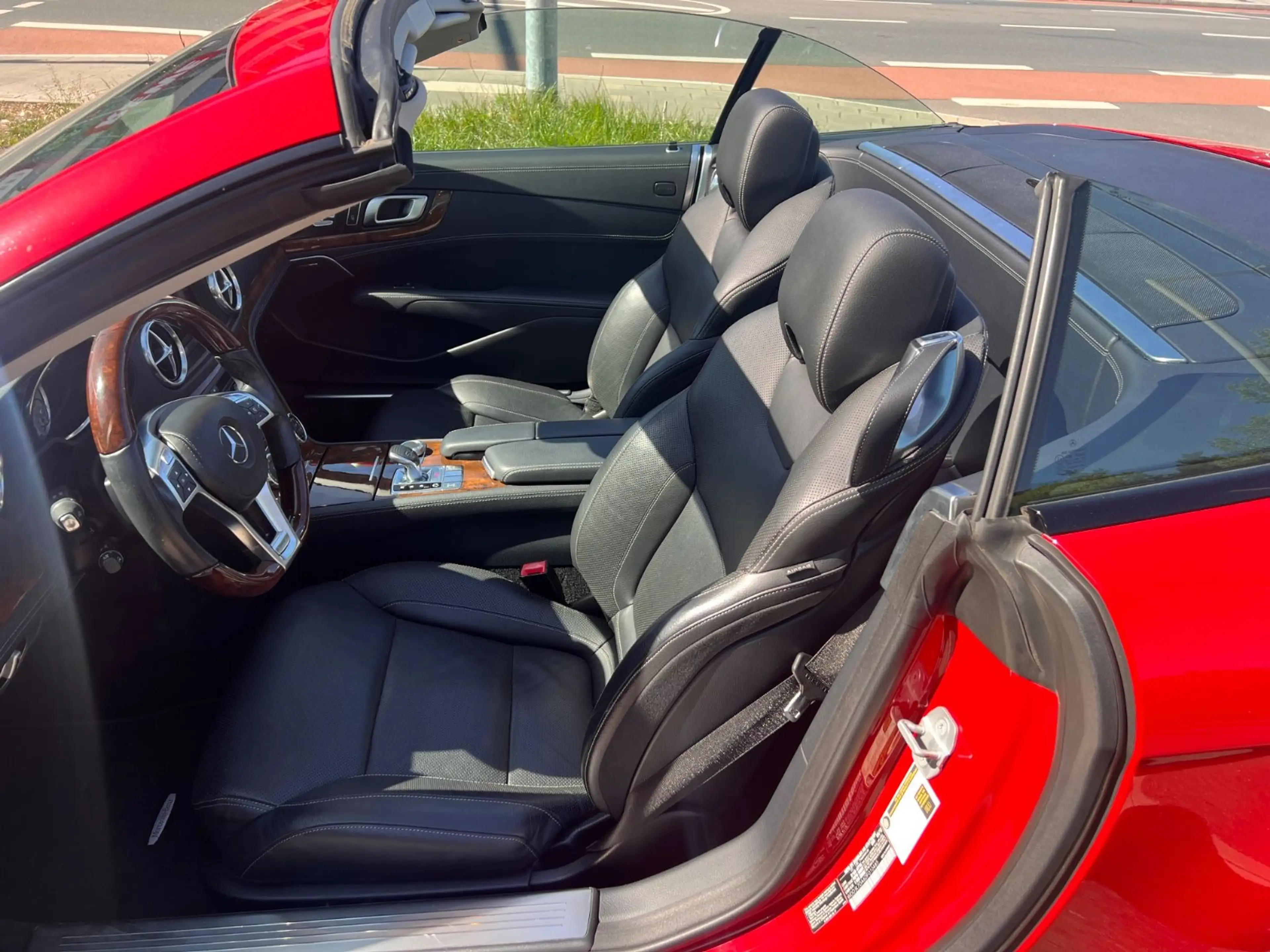 Mercedes-Benz SL 500 AMG /Leder/Navi/SHZ/Xenon/Kam/Sitzkühlung — photo 12