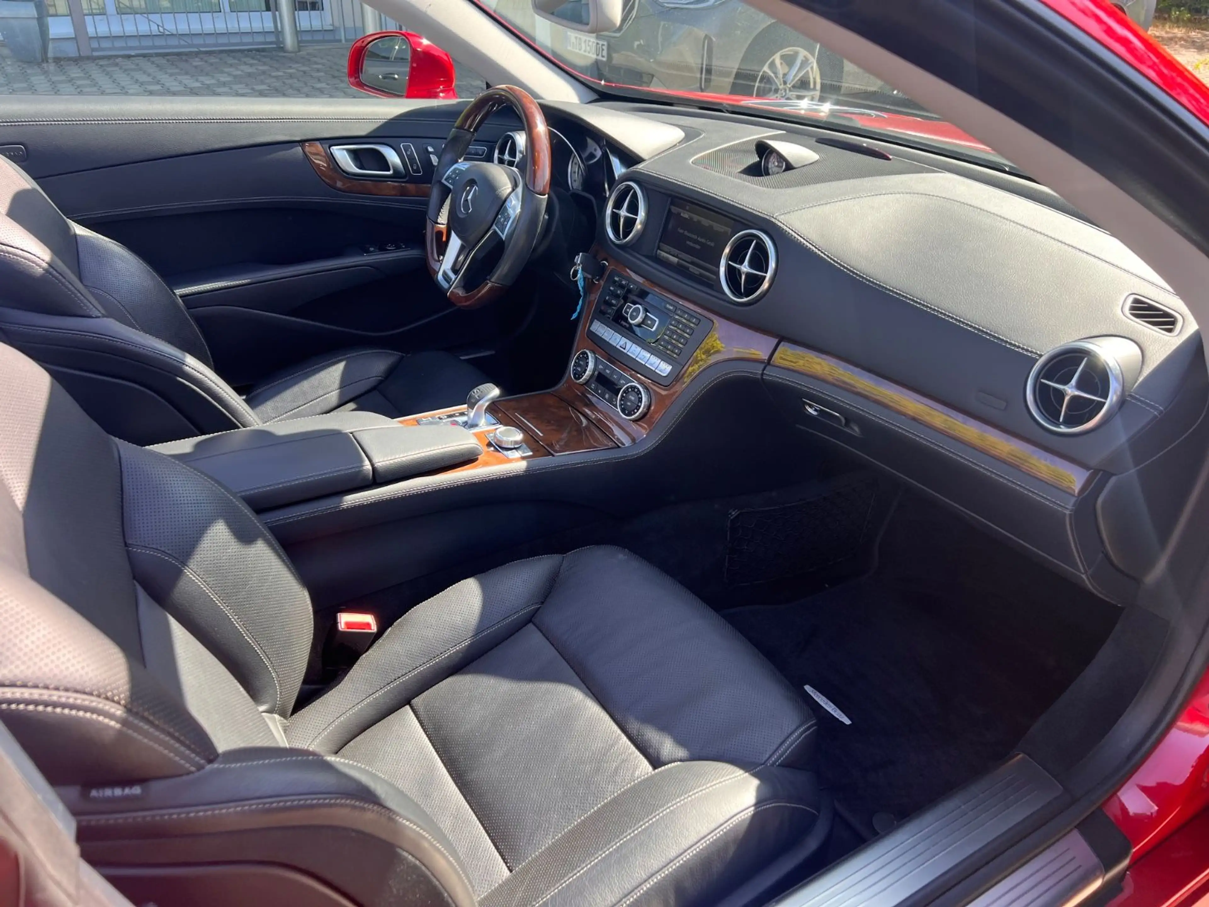 Mercedes-Benz SL 500 AMG /Leder/Navi/SHZ/Xenon/Kam/Sitzkühlung — photo 10
