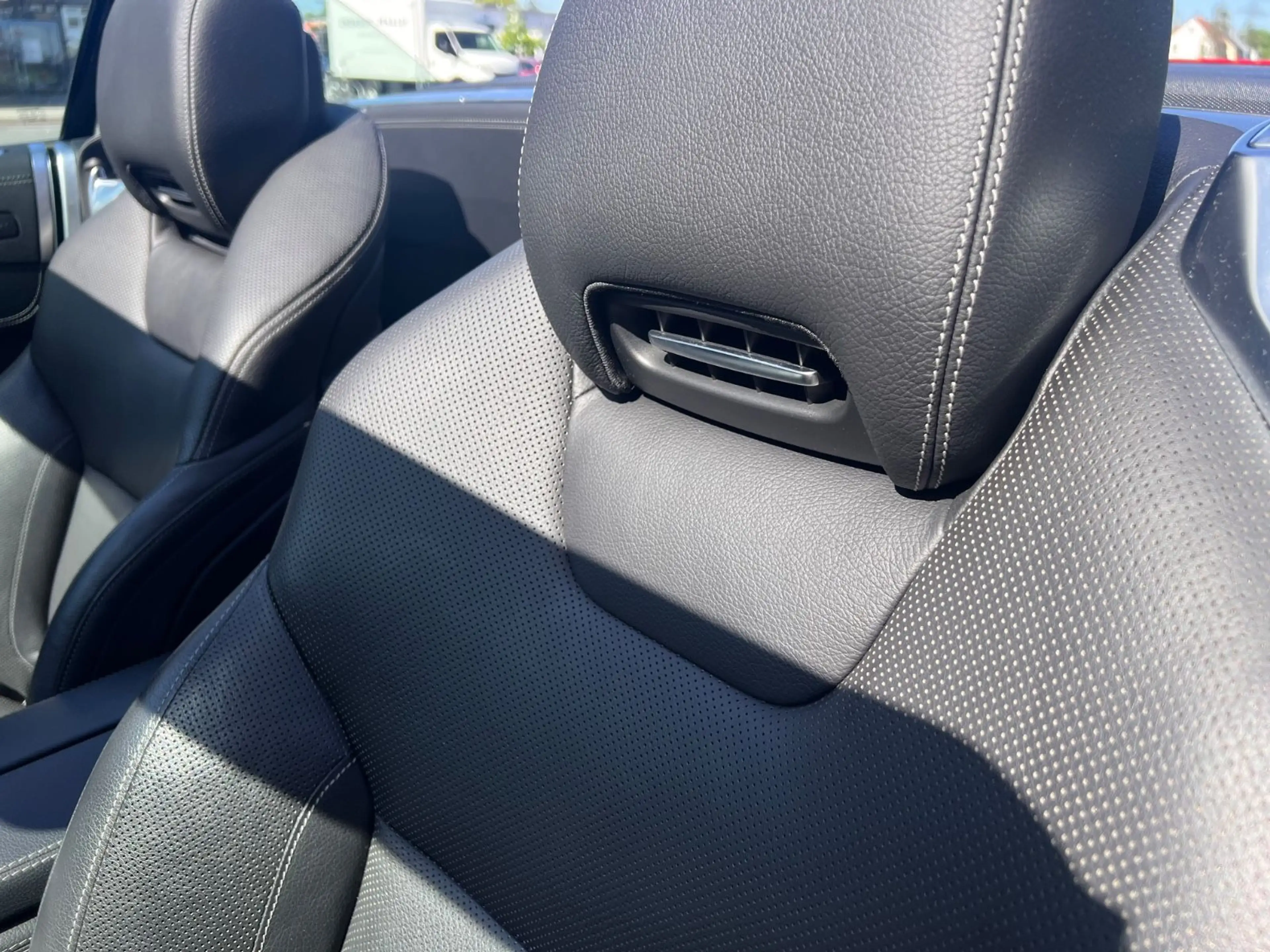 Mercedes-Benz SL 500 AMG /Leder/Navi/SHZ/Xenon/Kam/Sitzkühlung — photo 13