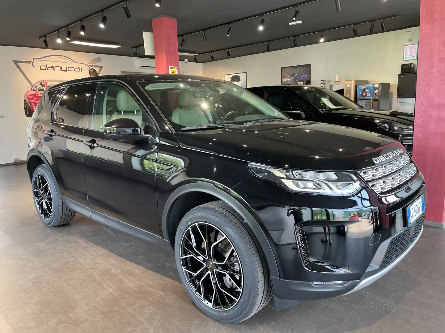 Land Rover Discovery Sport Discovery Sport 2.0 mhev S awd 180cv 7 POSTI Nero - 1
