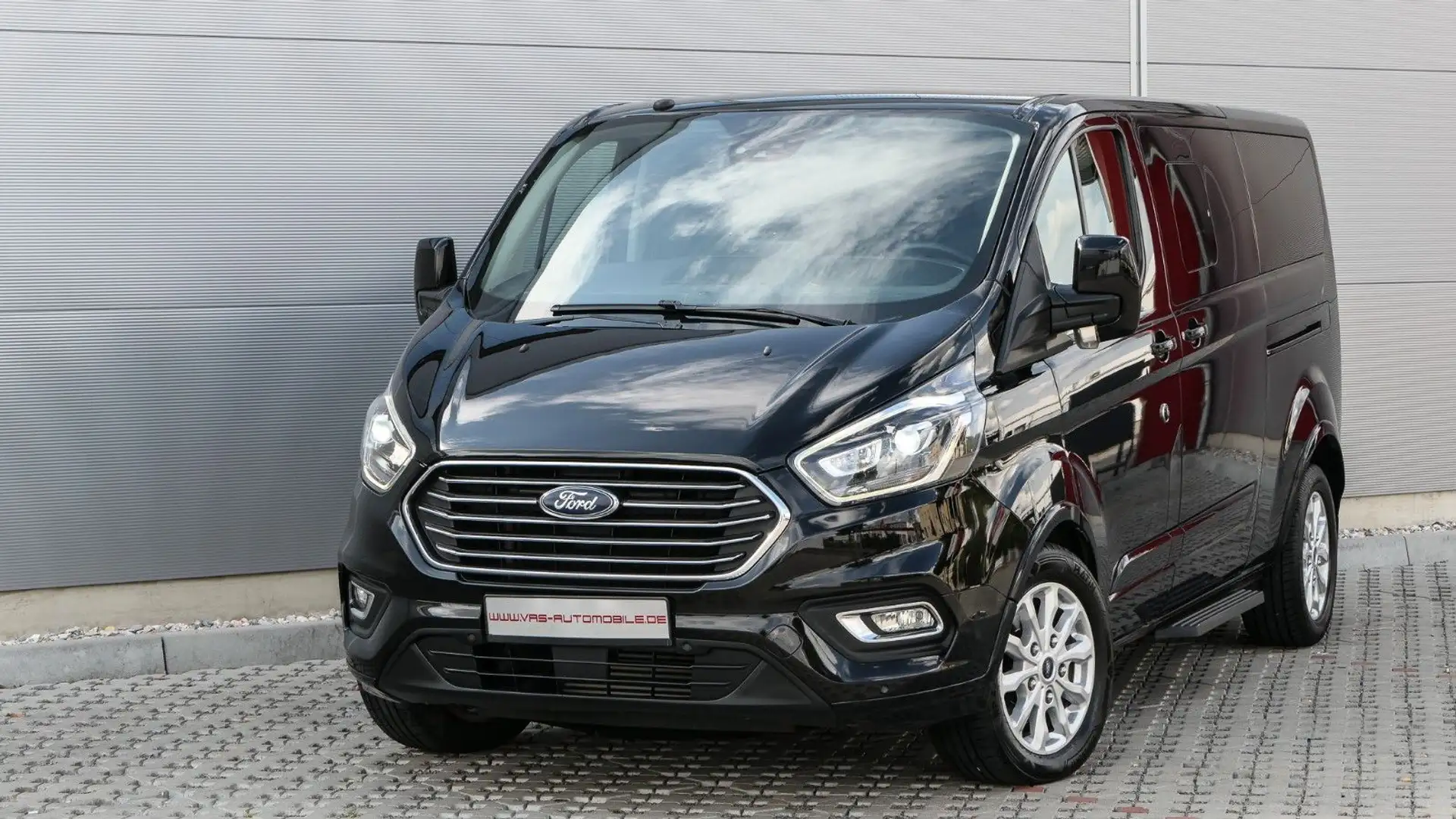 Ford Tourneo Custom Lang L2 310 Titanium 1.Hand Negro - 1