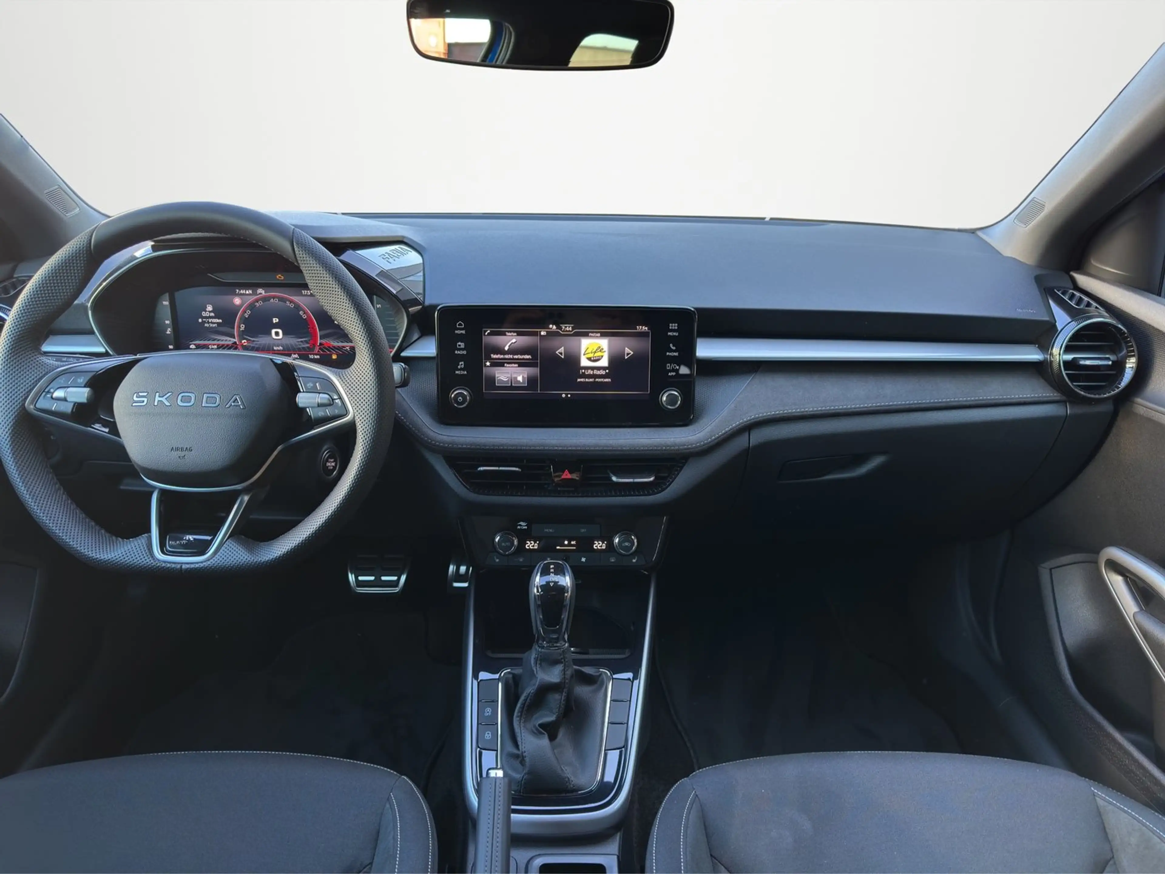 Skoda Fabia Monte Carlo TSI DSG — photo 11