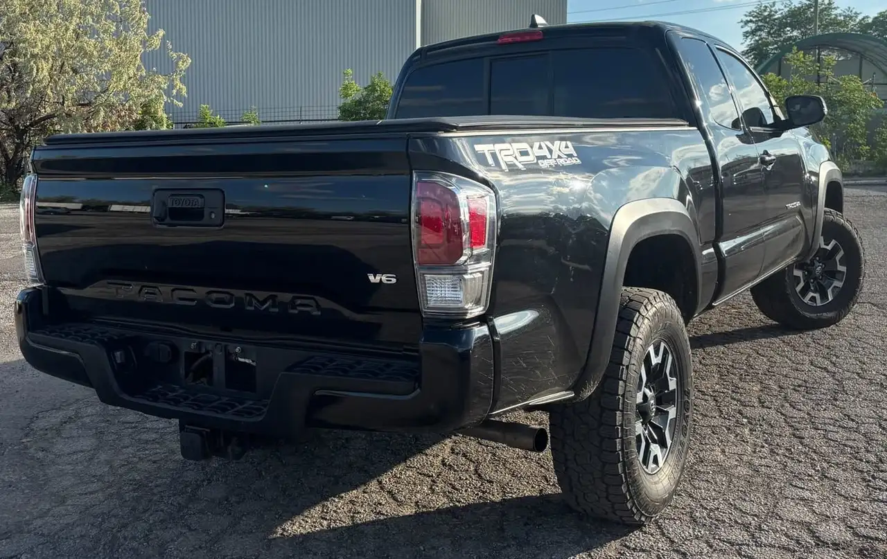 Toyota Tacoma снимка Toyota Tacoma