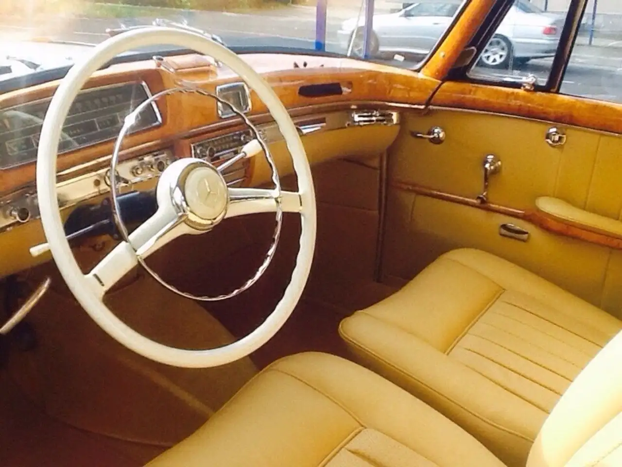 Mercedes-Benz 220S, foto 11