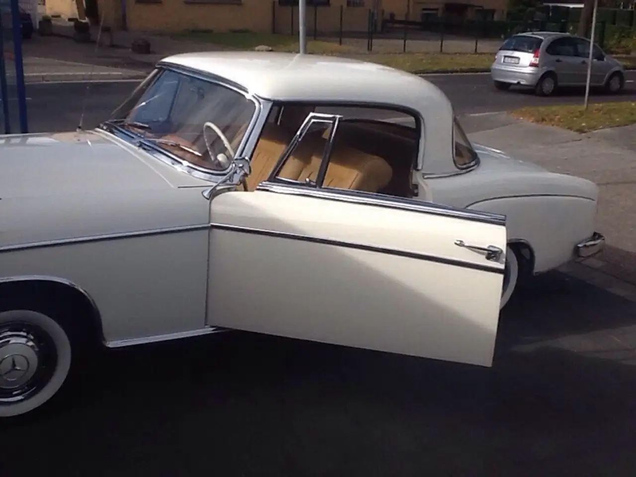 Mercedes-Benz 220S, foto 8