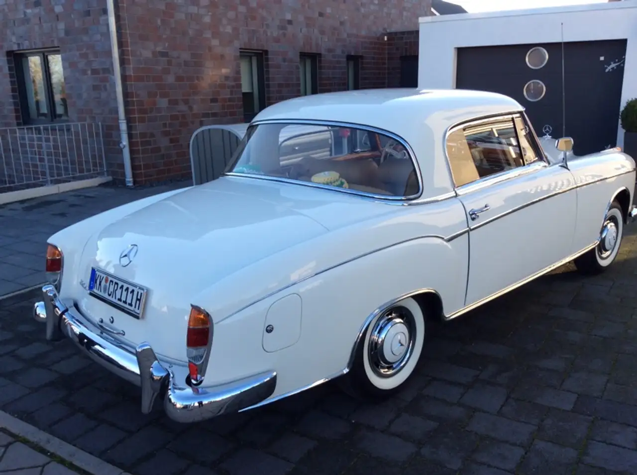 Mercedes-Benz 220S, foto 3