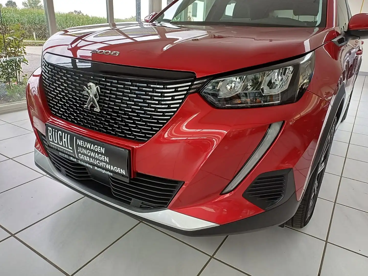Peugeot 2008 PureTech 100 S&S Allure 6-Gang-Manuell Rot - 2