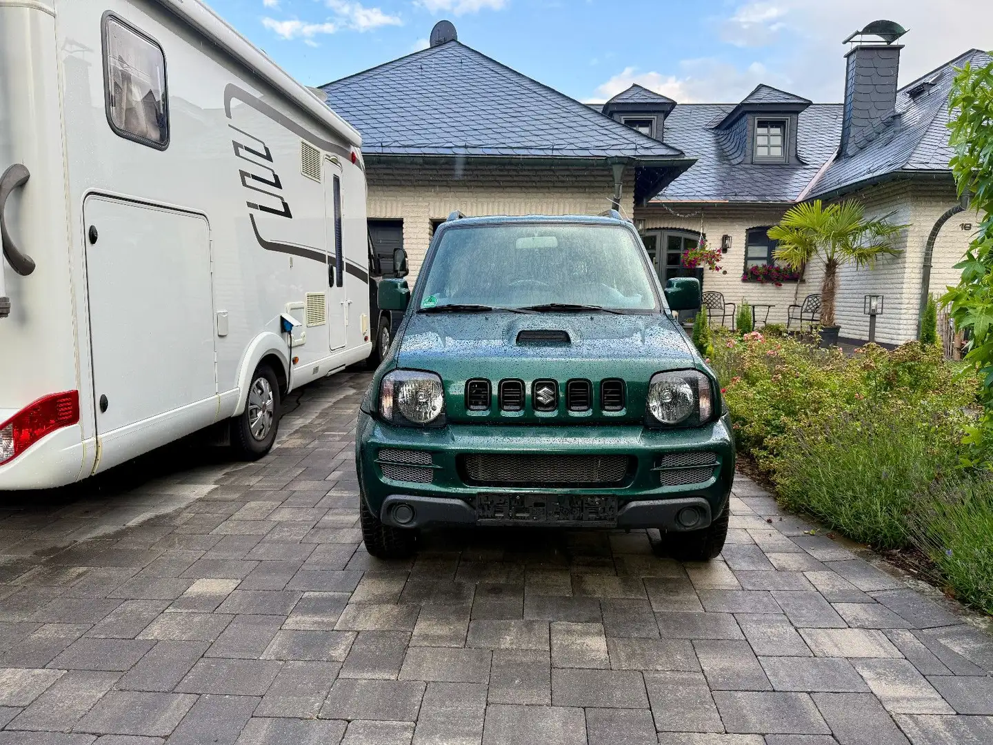 Suzuki Jimny Bestzustand Klima Zv mit Funk AHK Grün - 1