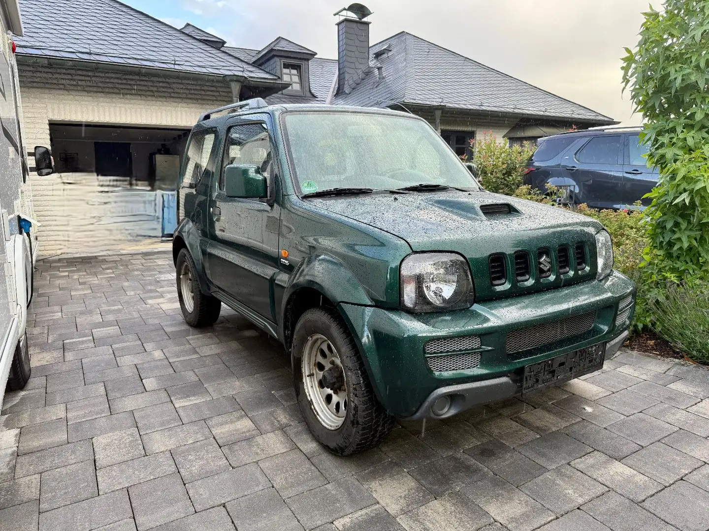 Suzuki Jimny Bestzustand Klima Zv mit Funk AHK Grün - 2