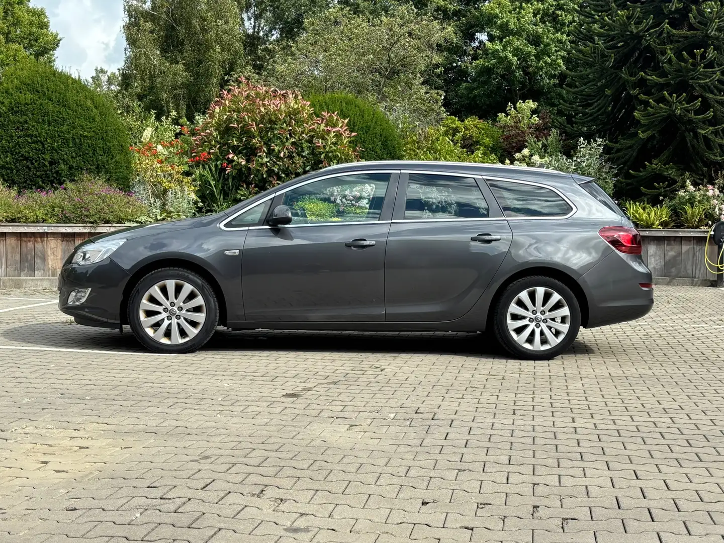Opel Astra Sports Tourer 1.4 Cosmo | Cruise control | Grijs - 2