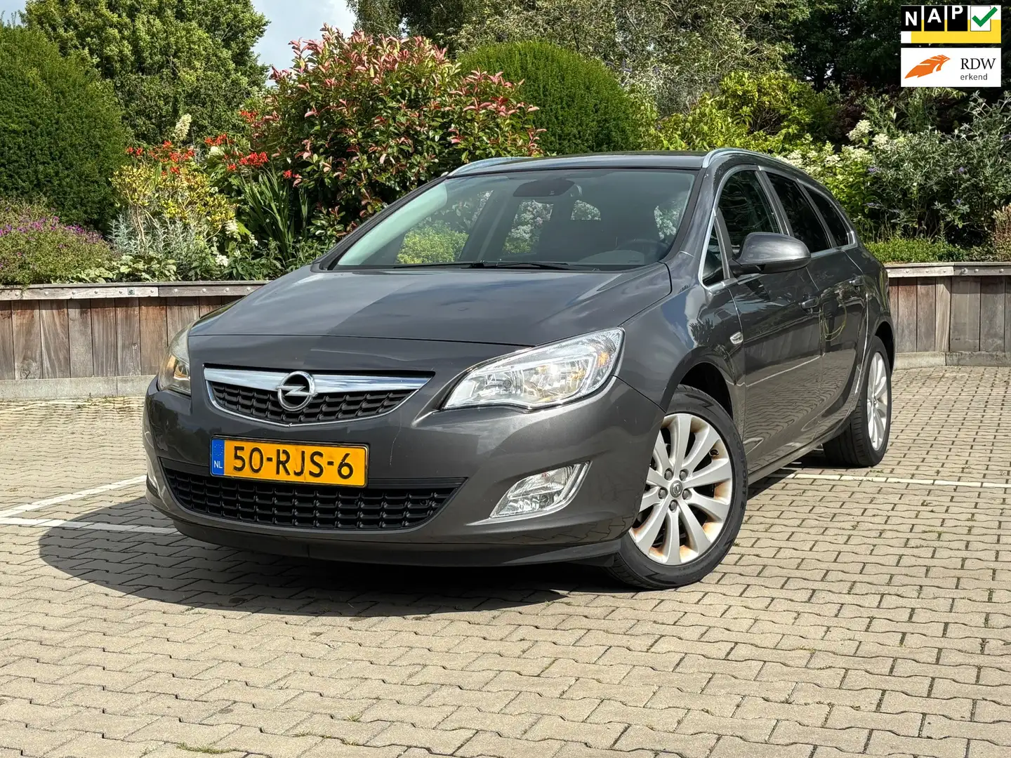 Opel Astra Sports Tourer 1.4 Cosmo | Cruise control | Grijs - 1