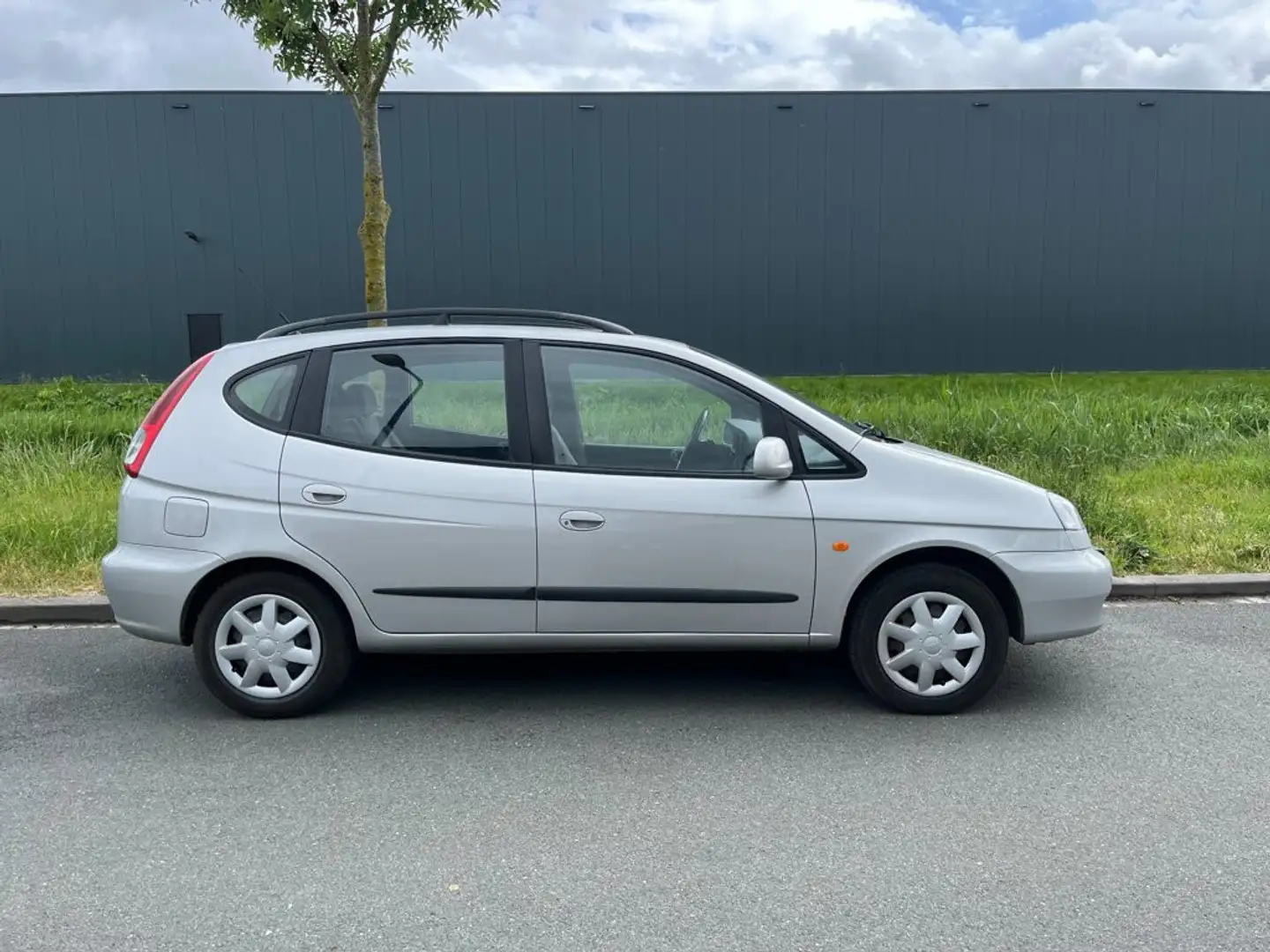 Daewoo Tacuma 1.6-16V Style NETTE AUTO Grau - 2