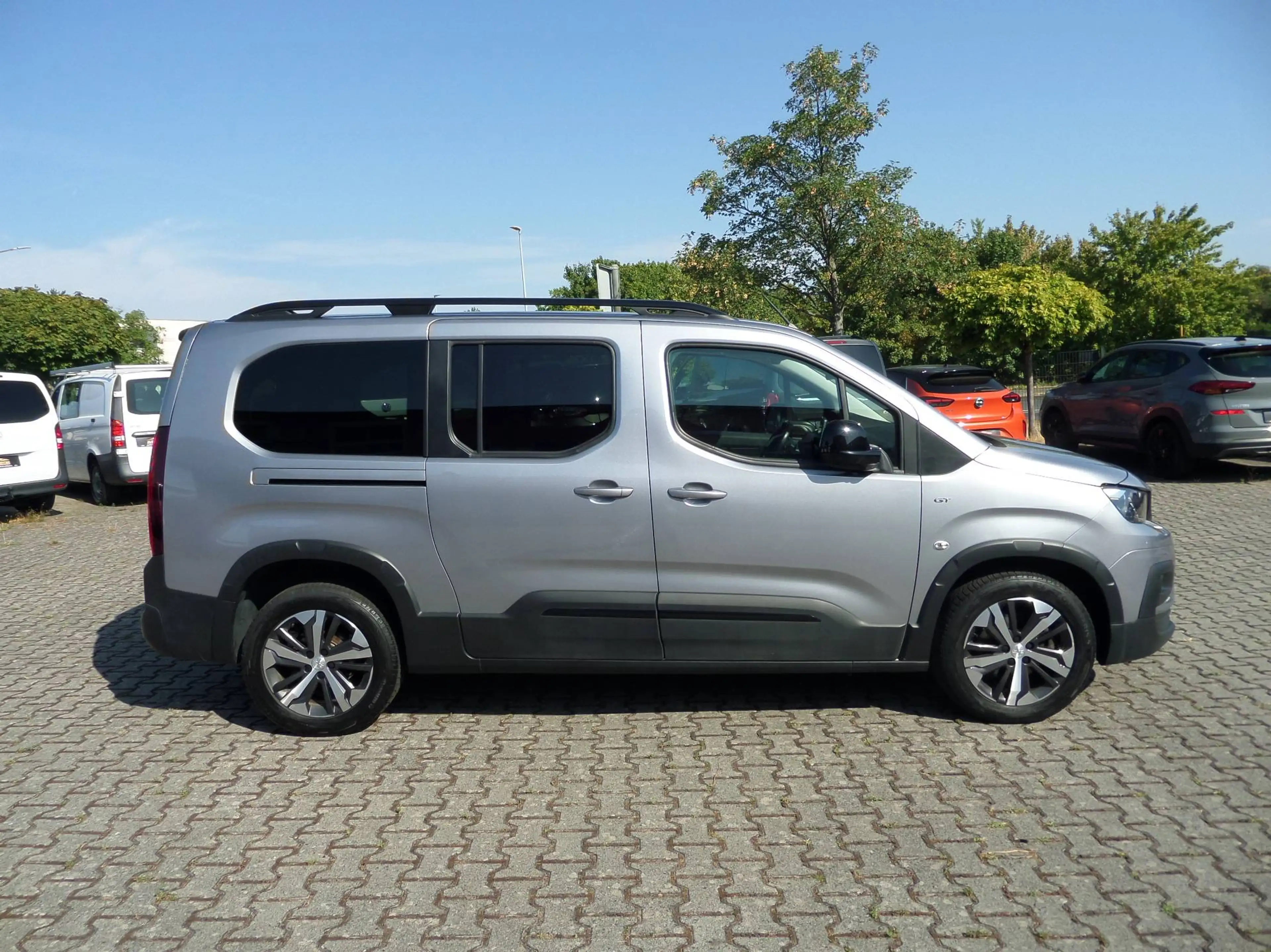 Peugeot Rifter GT L2+7-Sitzer+Standhzg+Navi+ACC+Cam+1.5 BlueHDI+1. Hand