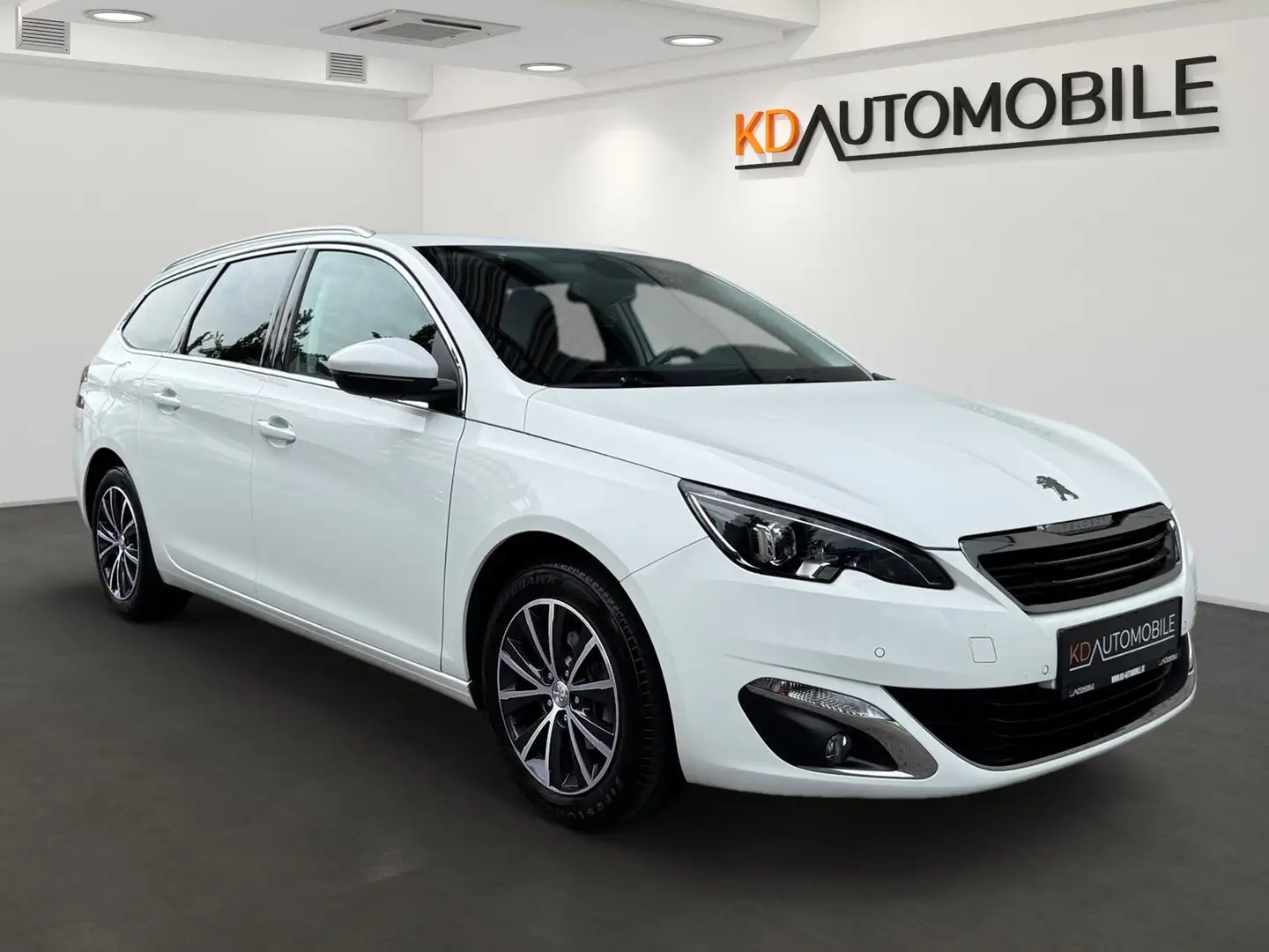 Peugeot 308 1.2 PureTech Allure S&S Weiß - 1