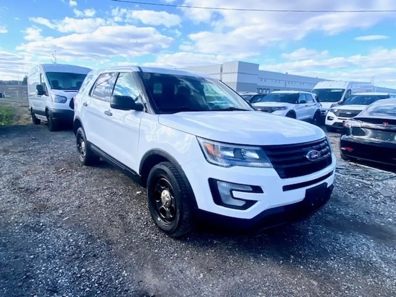 Ford Police Interceptor Utility снимка Ford Police Interceptor Utility