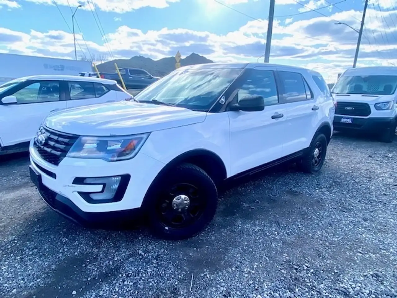Ford Police Interceptor Utility снимка Ford Police Interceptor Utility