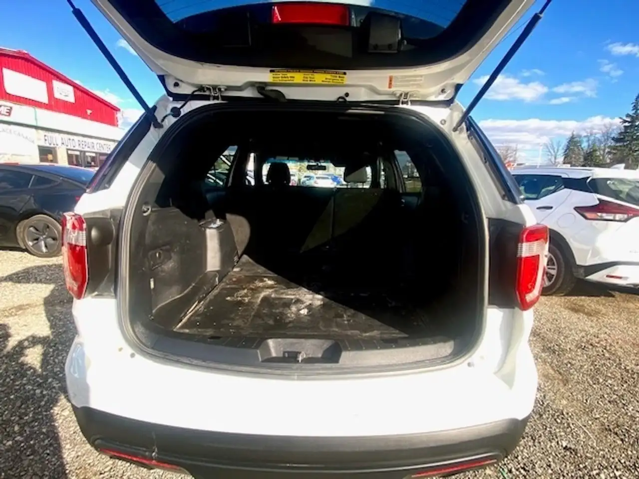 Ford Police Interceptor Utility снимка Ford Police Interceptor Utility